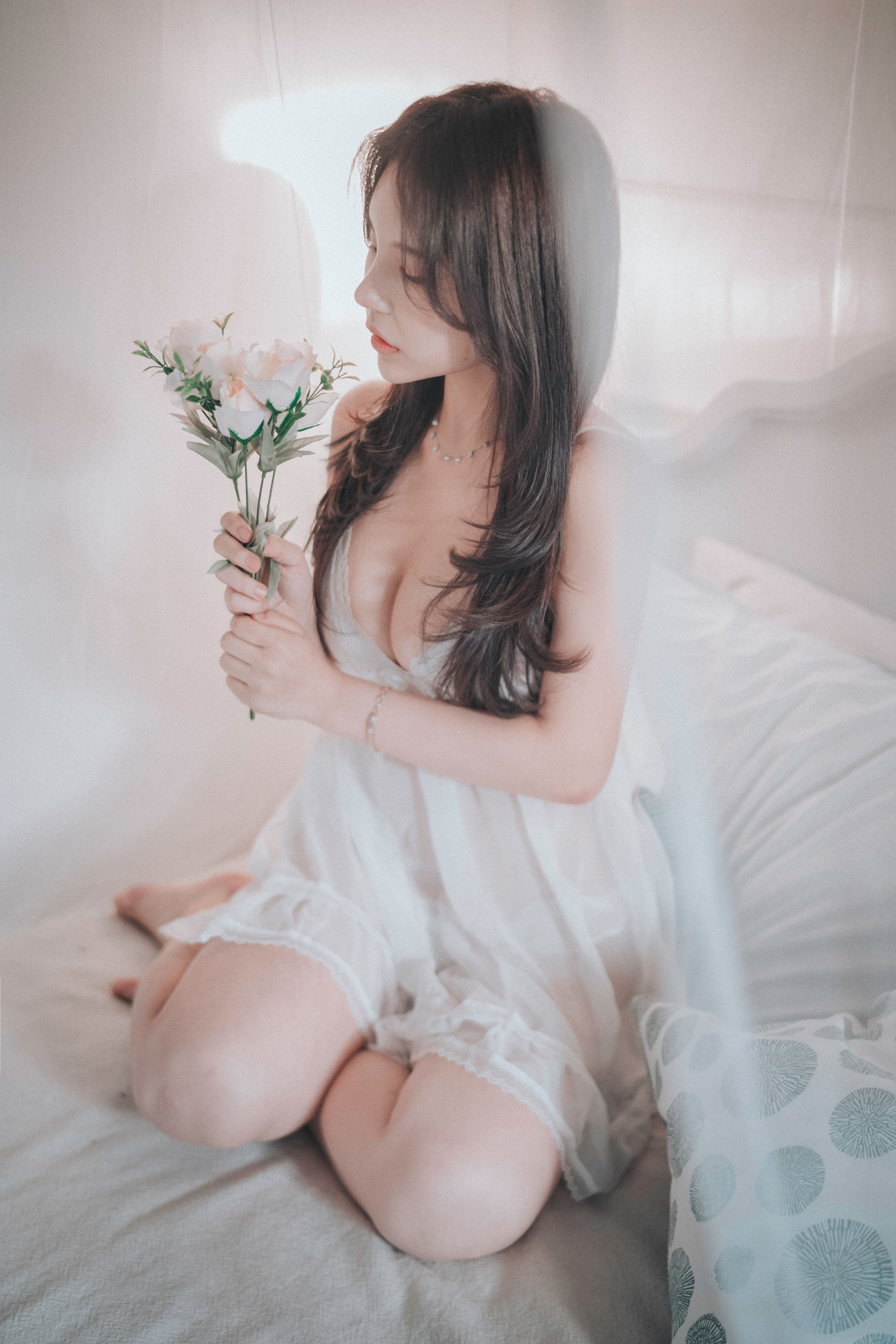 [DJAWA] ZZYuri - Alluring White