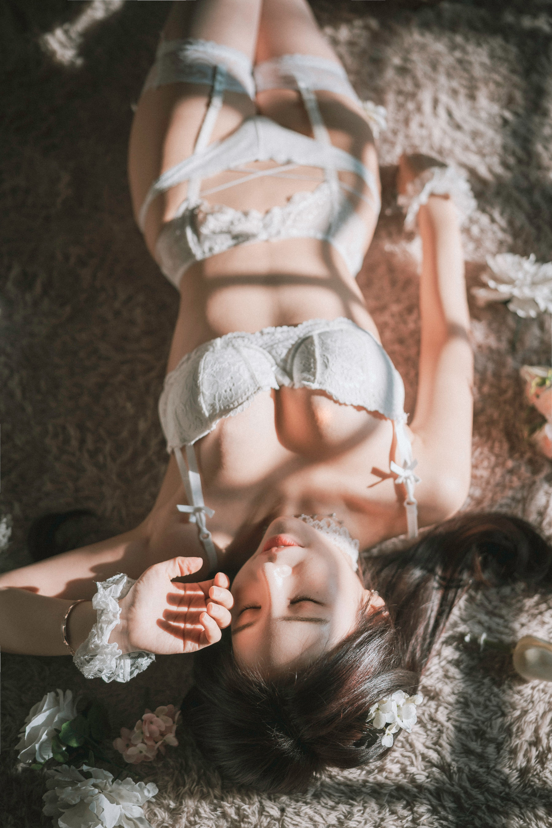 [DJAWA] ZZYuri - Alluring White