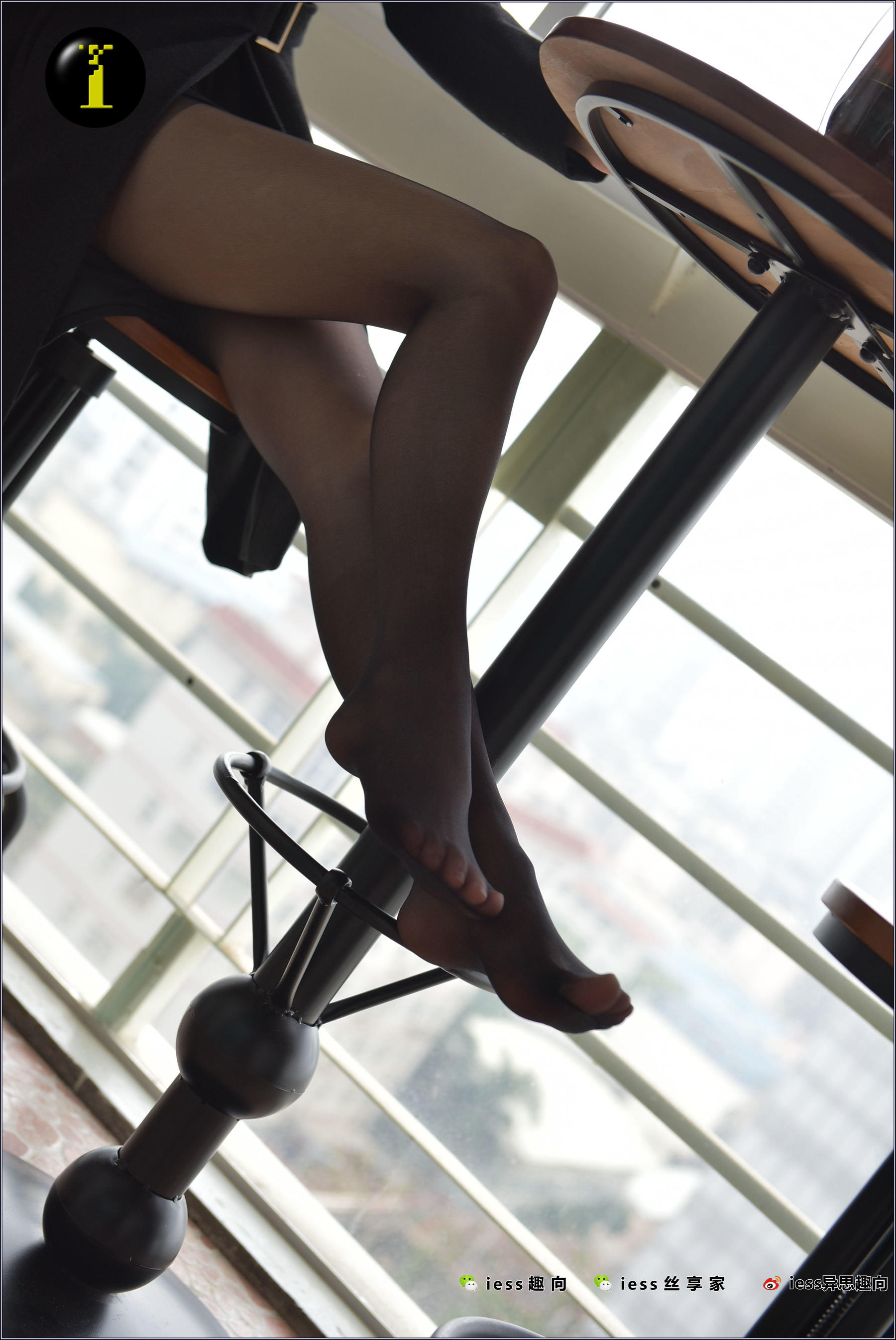 [IESS普惠集] 045 模特小六 《风衣下的黑丝II》