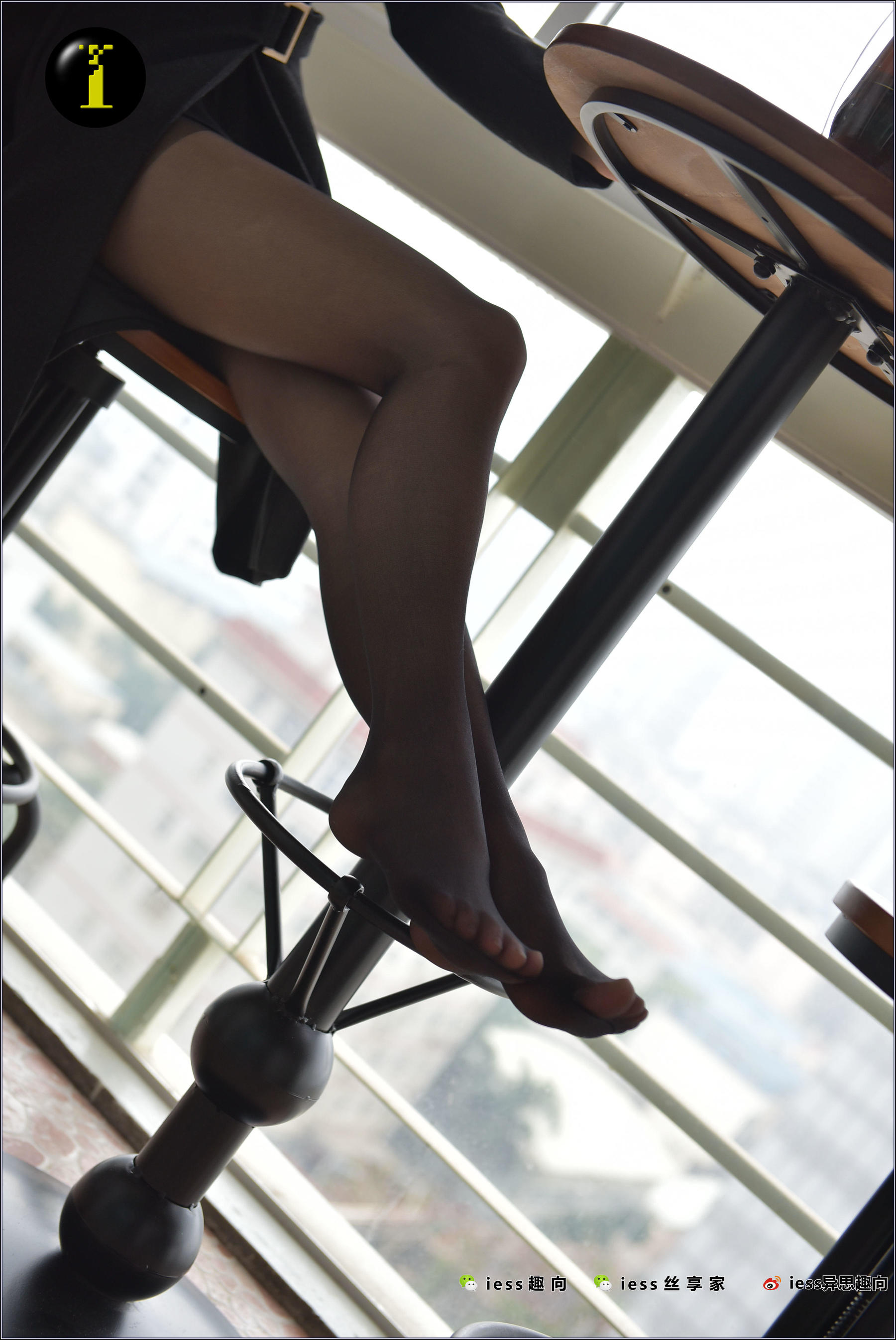 [IESS普惠集] 045 模特小六 《风衣下的黑丝II》