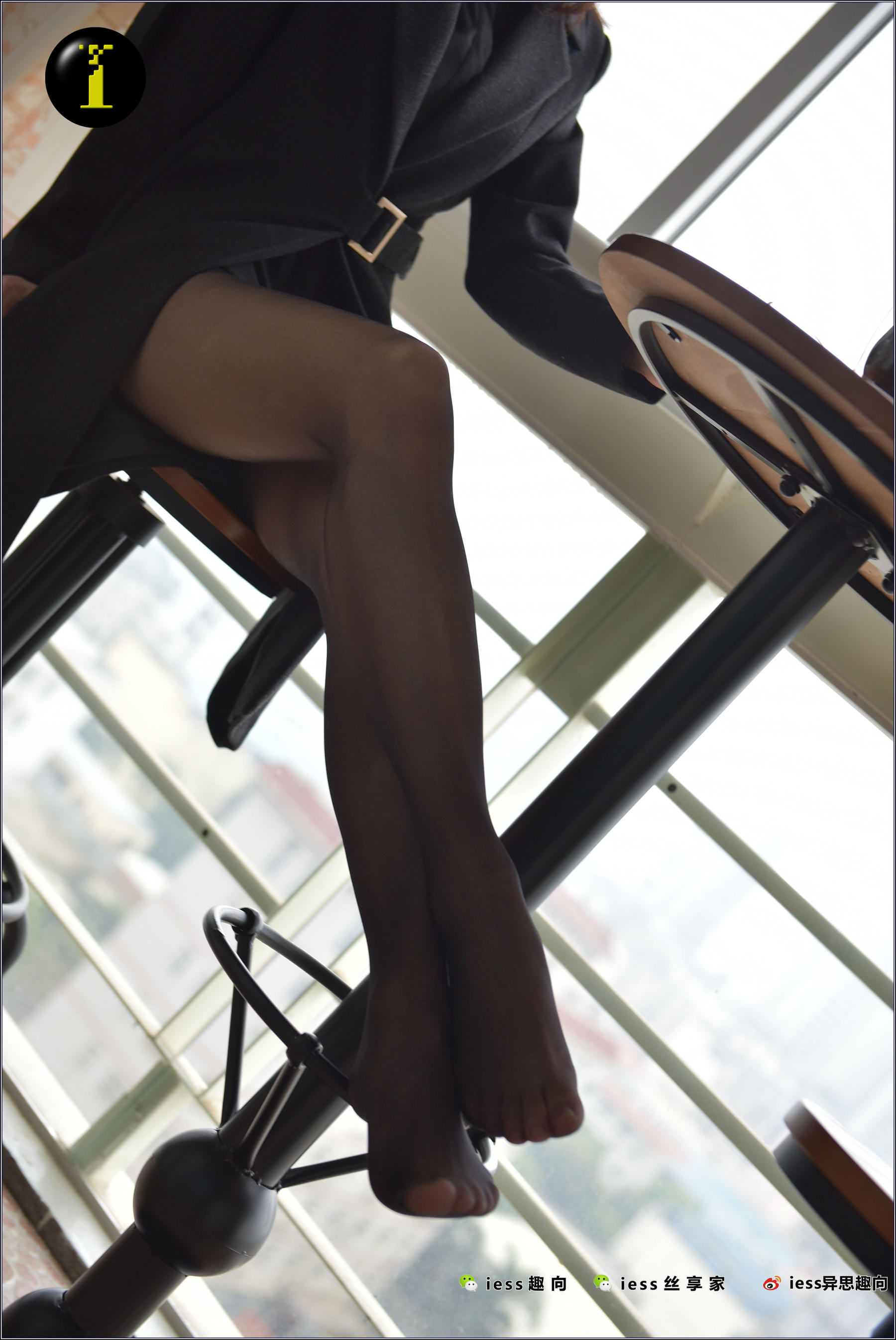 [IESS普惠集] 045 模特小六 《风衣下的黑丝II》