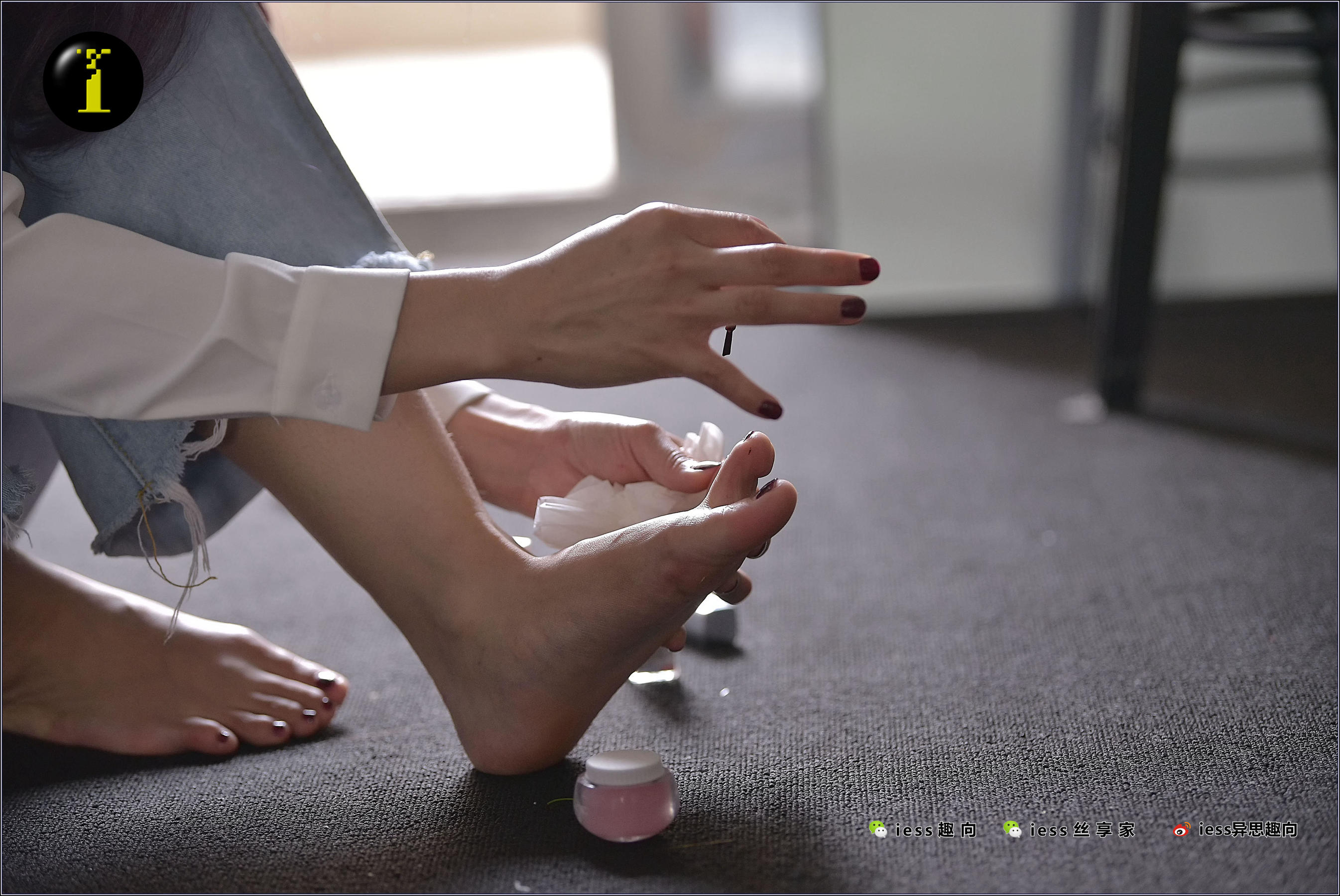 [IESS普惠集] 073 模特范美美 《涂趾甲油》