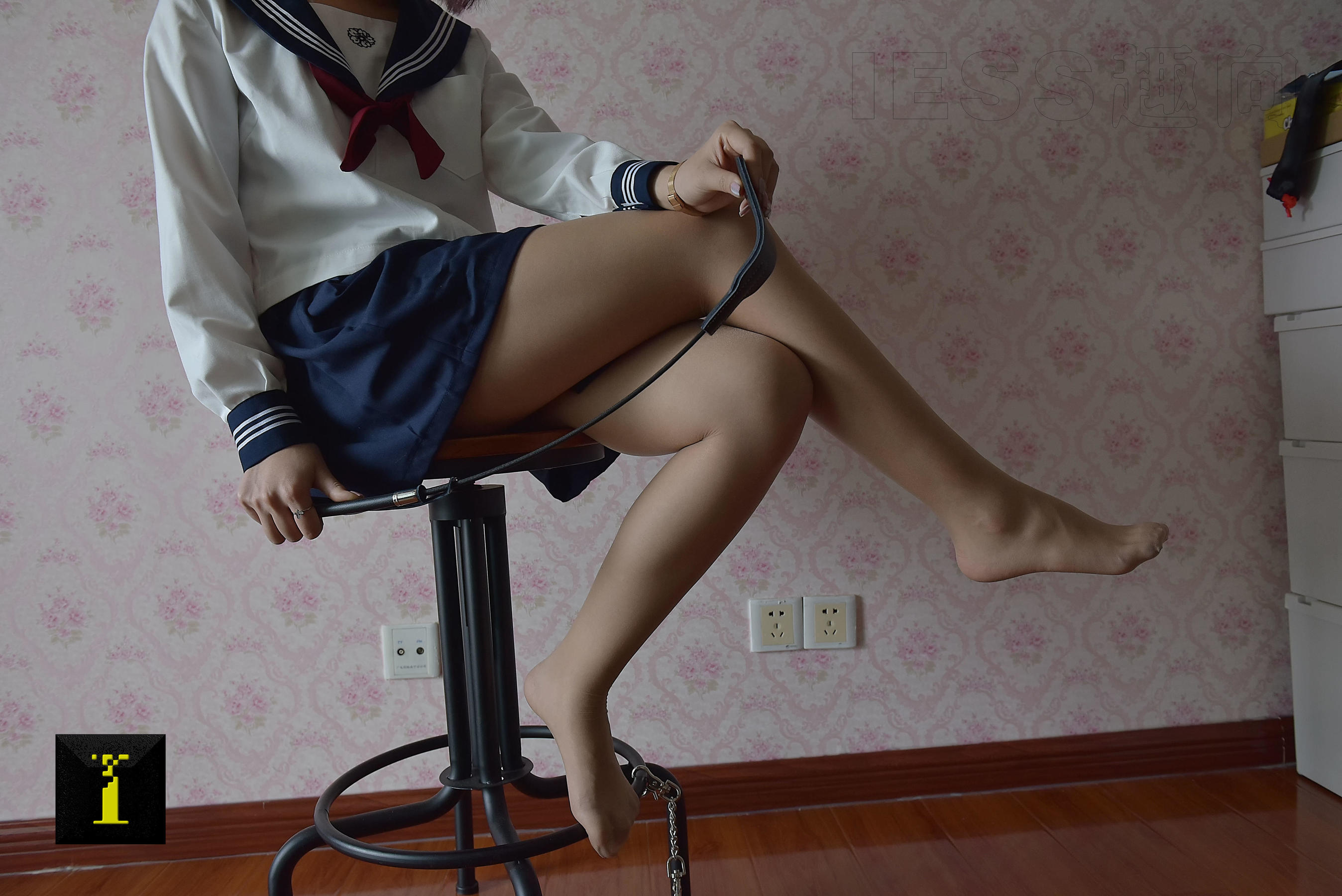 [IESS普惠集] 111 模特馨月 《小皮鞭》
