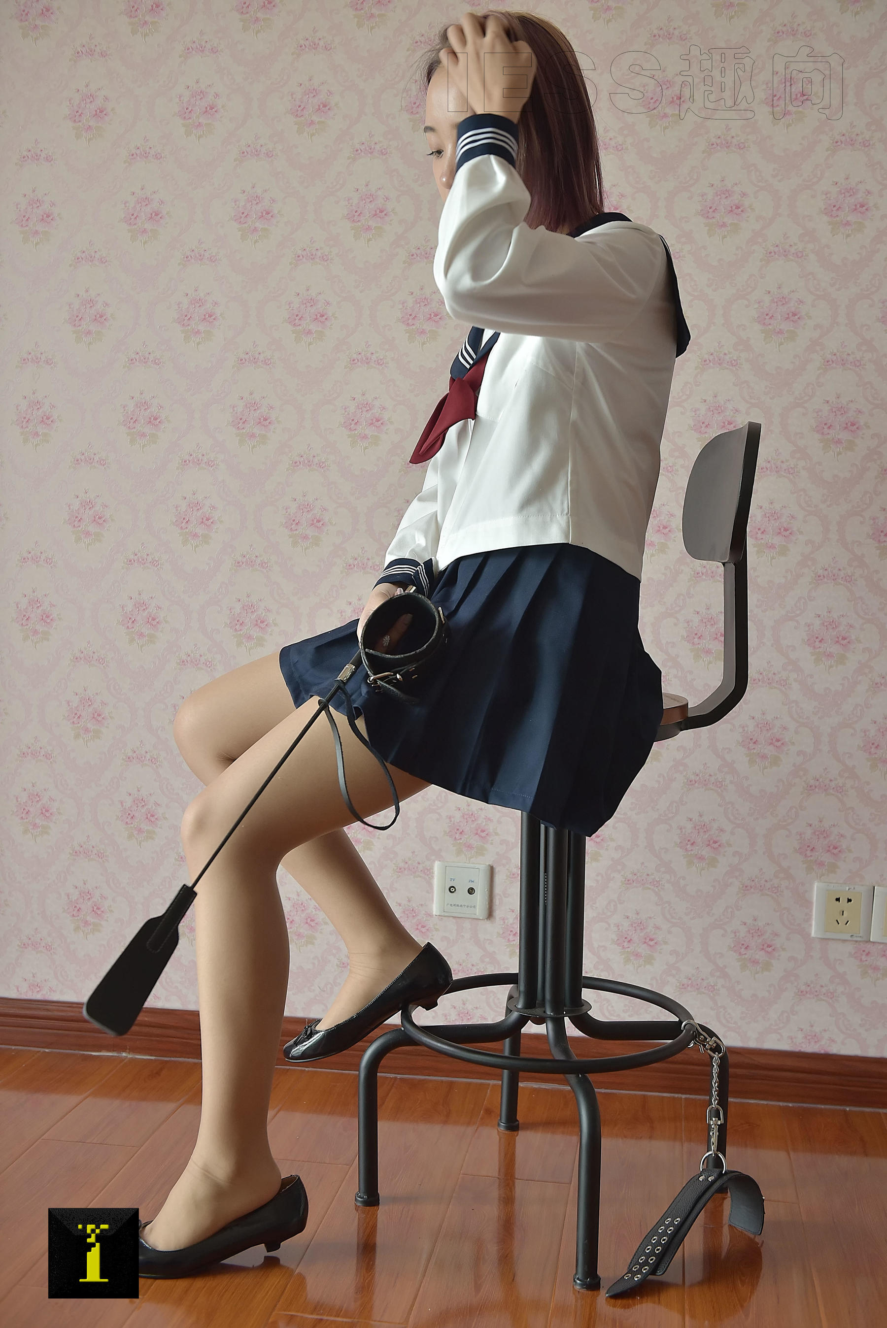 [IESS普惠集] 111 模特馨月 《小皮鞭》