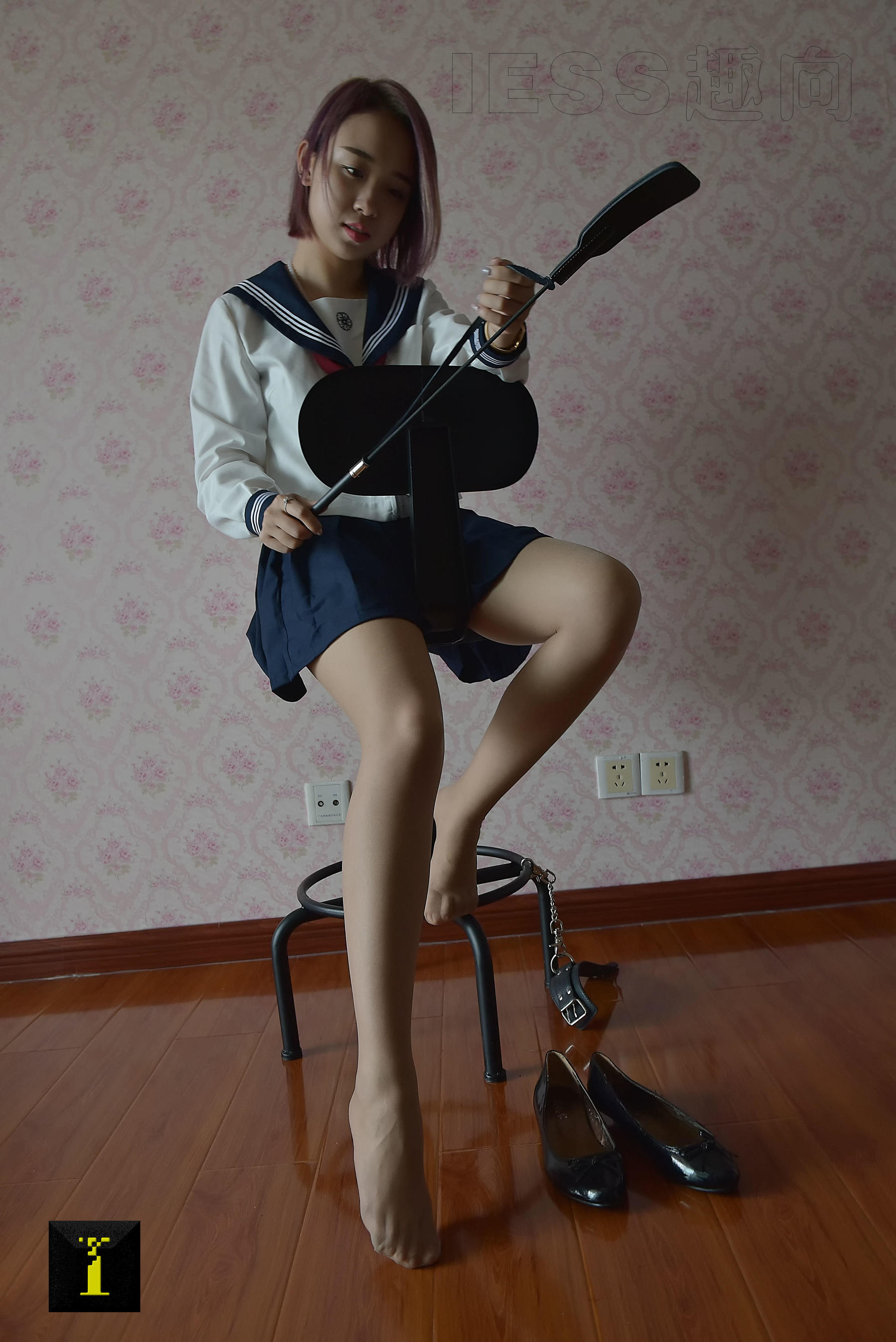 [IESS普惠集] 111 模特馨月 《小皮鞭》
