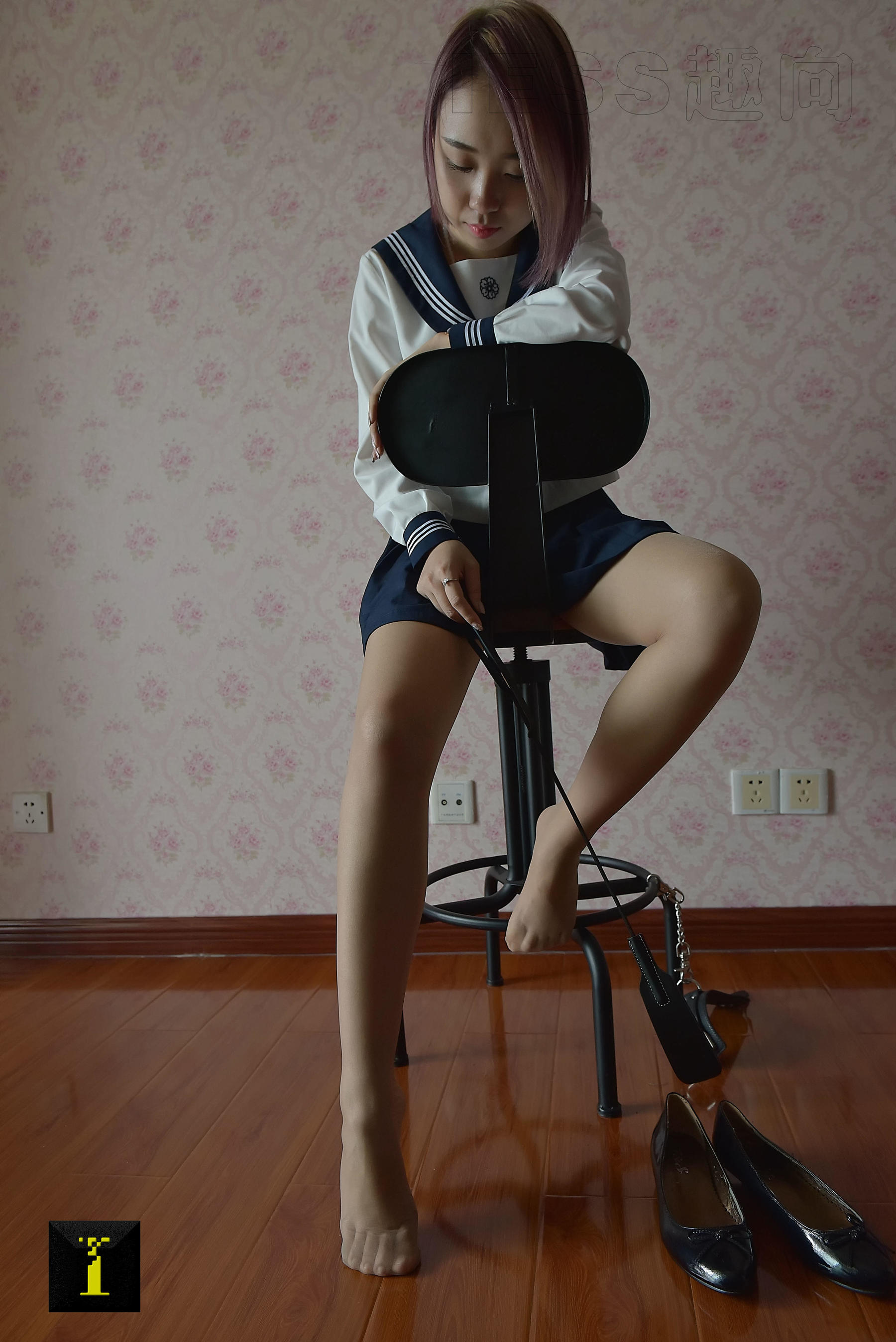 [IESS普惠集] 111 模特馨月 《小皮鞭》