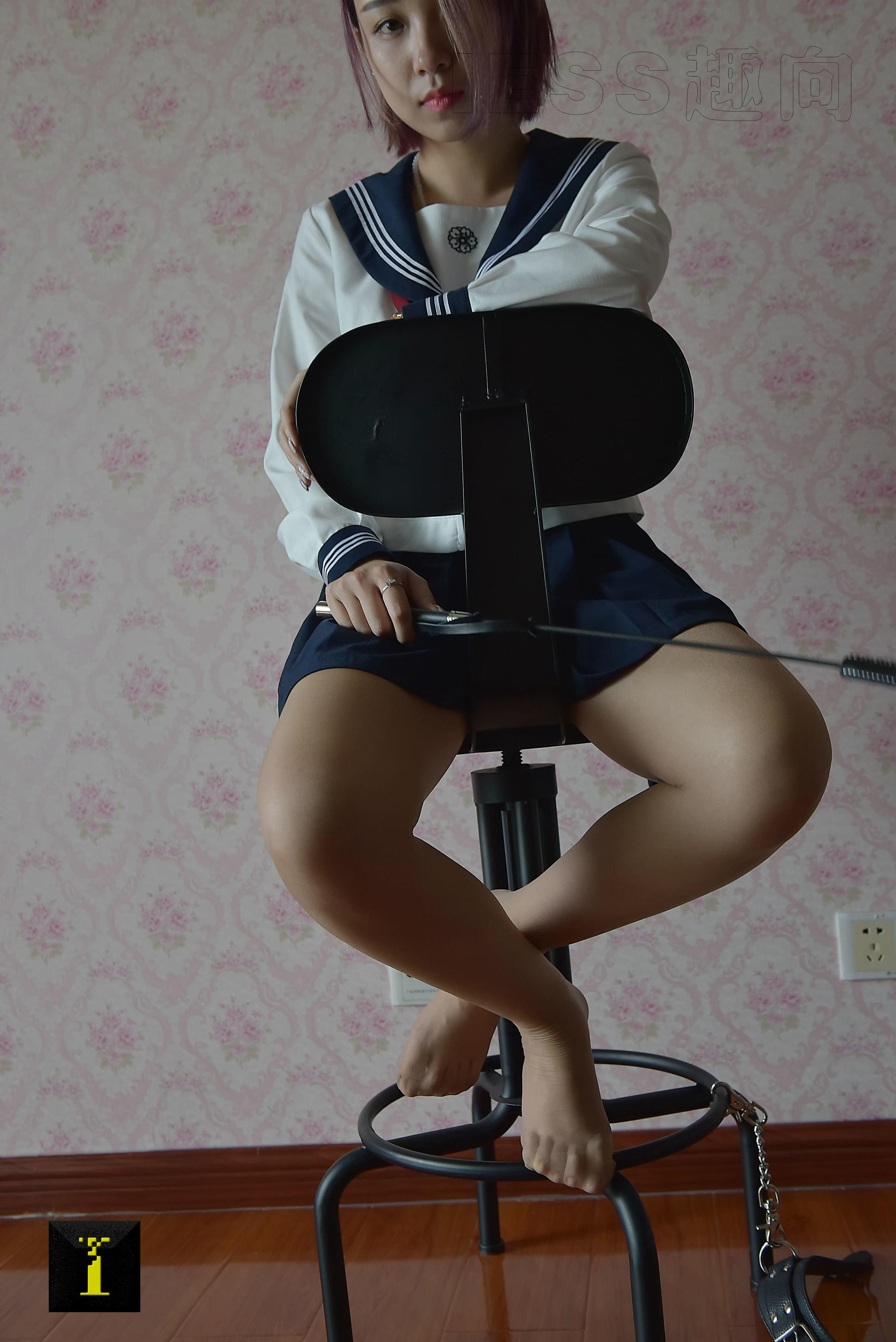 [IESS普惠集] 111 模特馨月 《小皮鞭》