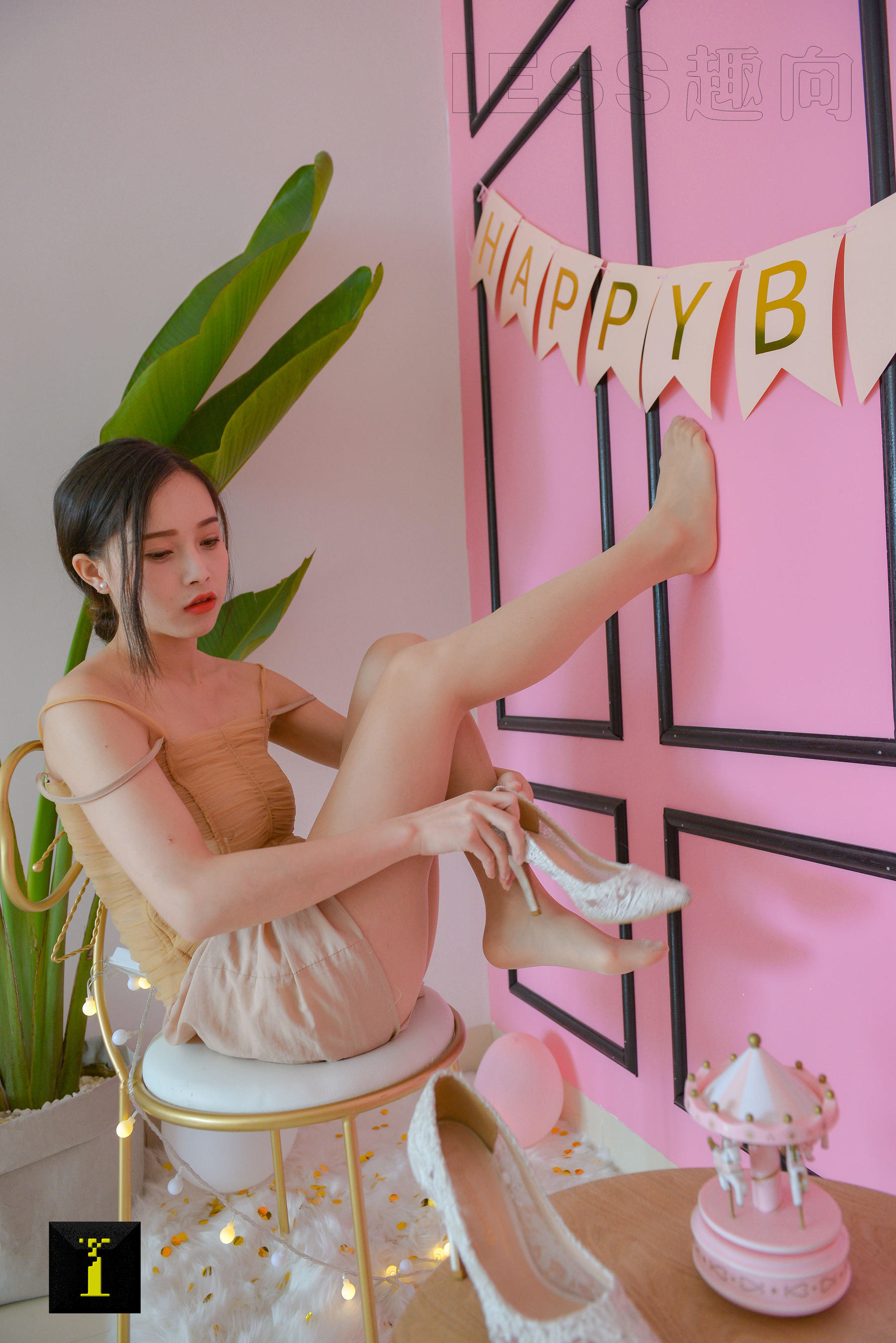 [IESS普惠集] 142 模特小羽 《小羽的肉丝2》