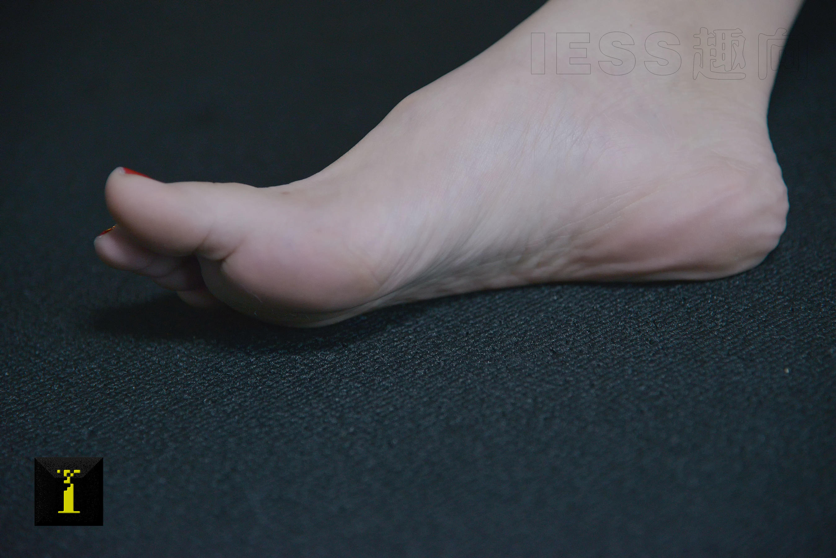 [IESS普惠集] 156 模特若琪 《若琪的裸腿》