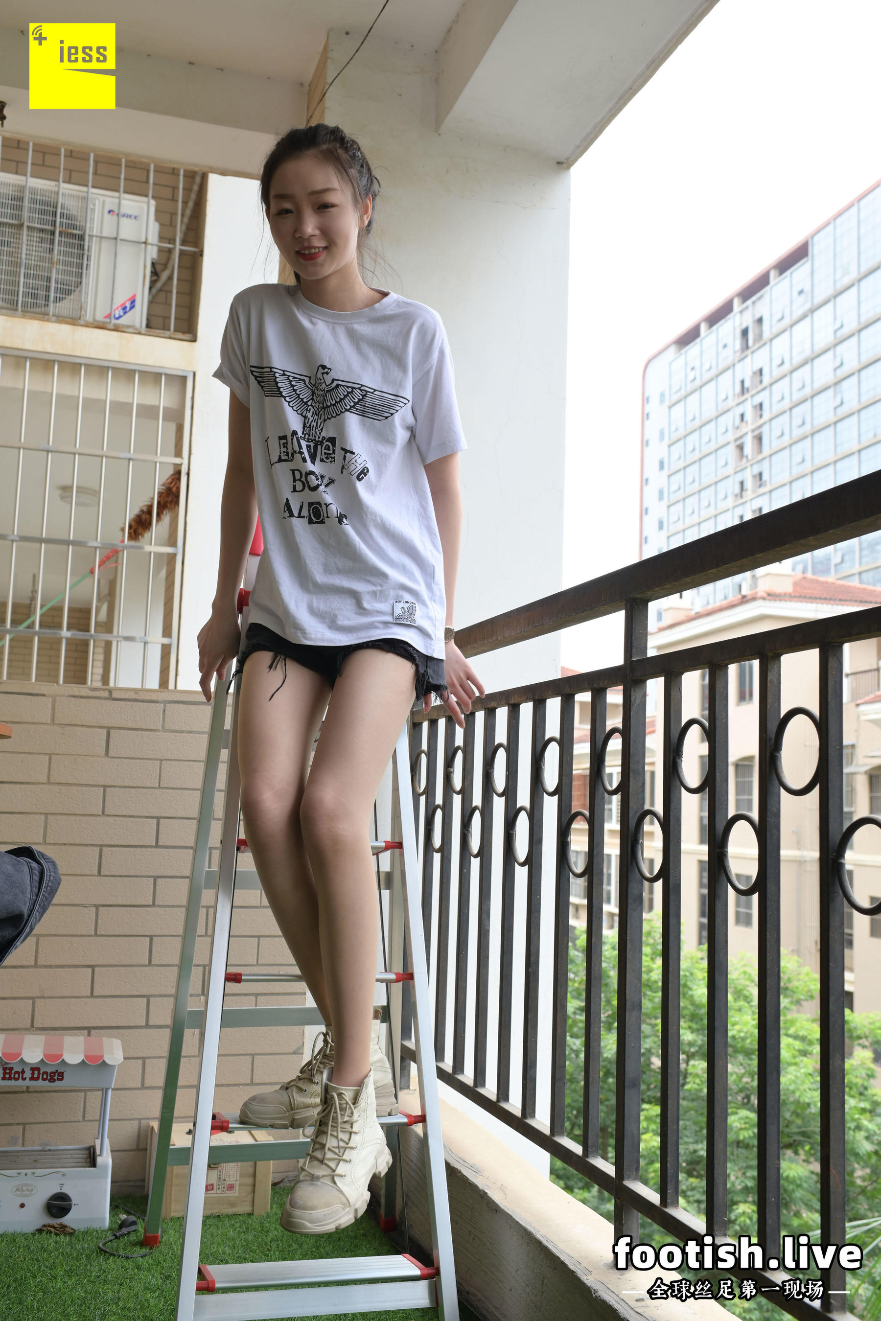 [IESS普惠集] 169 模特腿霸 《腿霸的一组日常随拍》