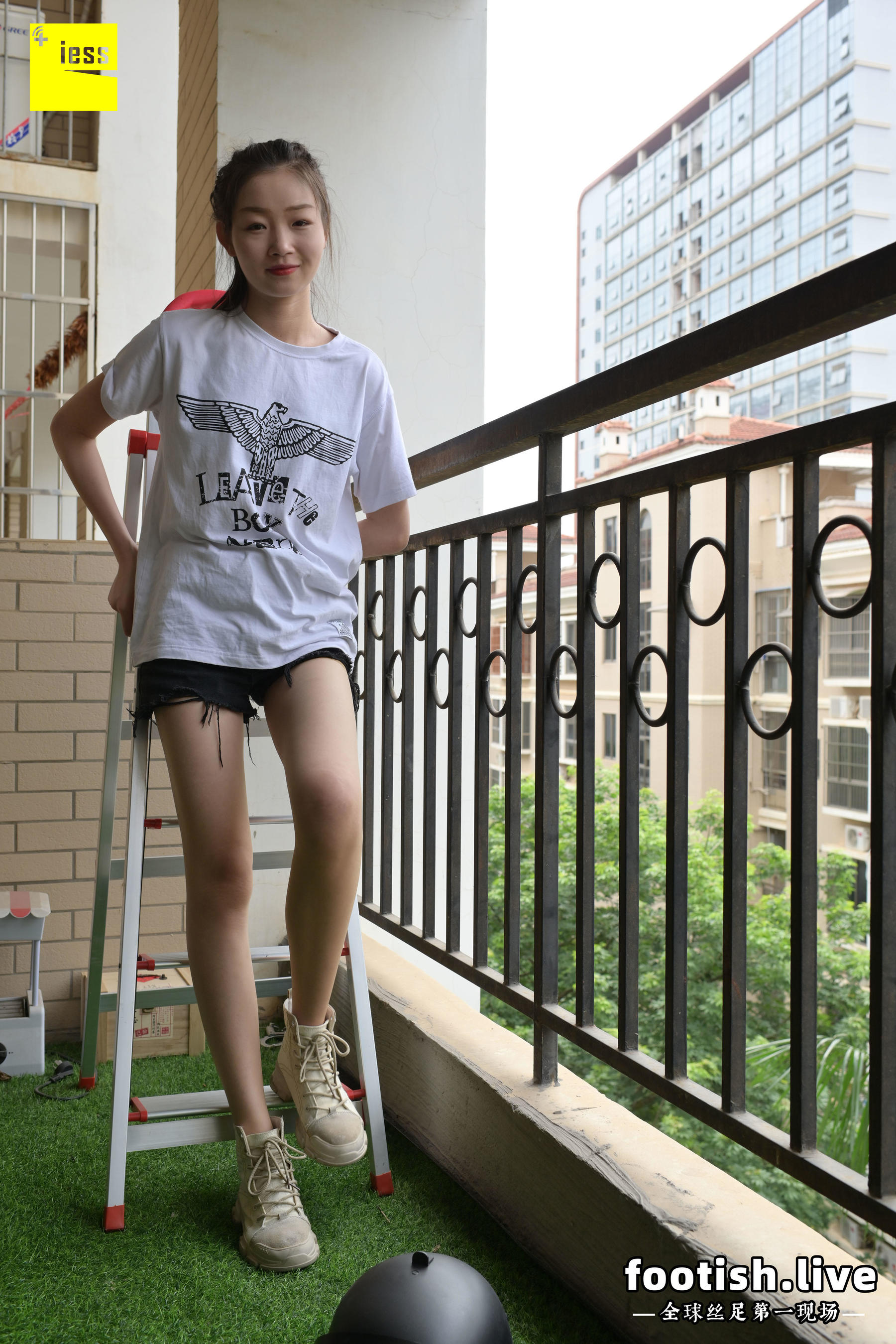 [IESS普惠集] 169 模特腿霸 《腿霸的一组日常随拍》