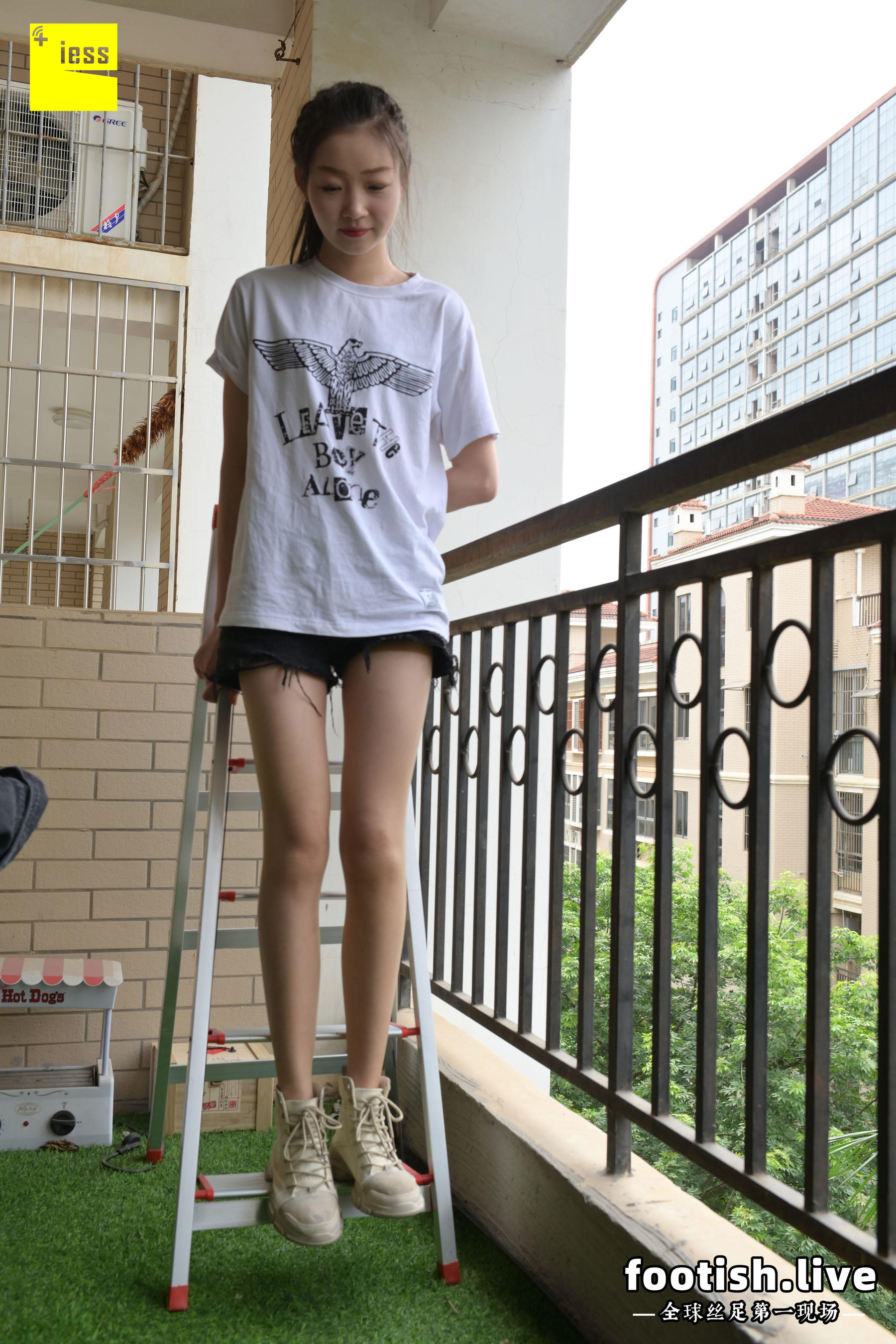 [IESS普惠集] 169 模特腿霸 《腿霸的一组日常随拍》