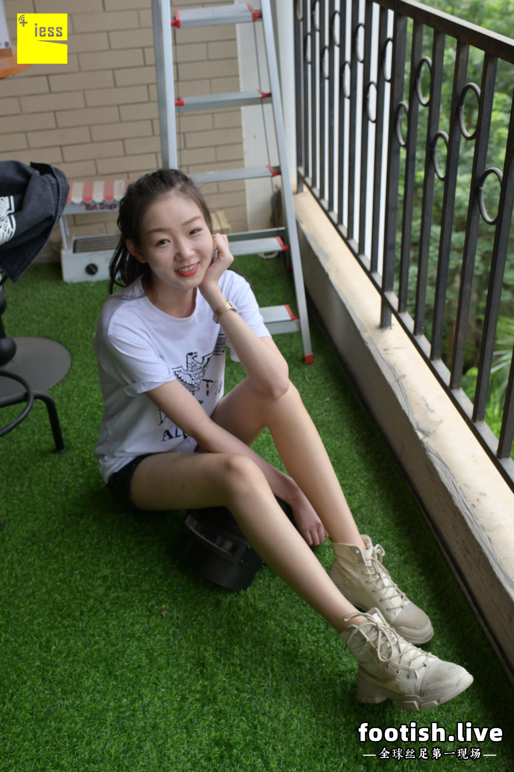 [IESS普惠集] 169 模特腿霸 《腿霸的一组日常随拍》