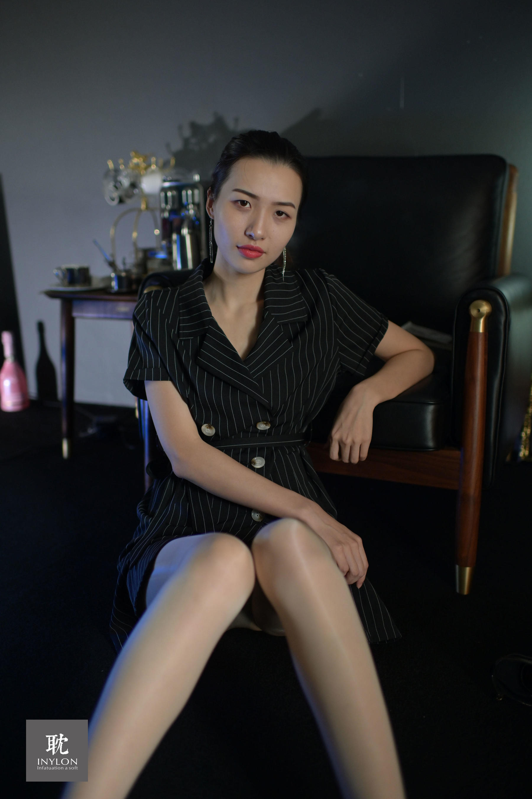 [IESS普惠集] 181 模特大妞 《大妞的马油袜II》