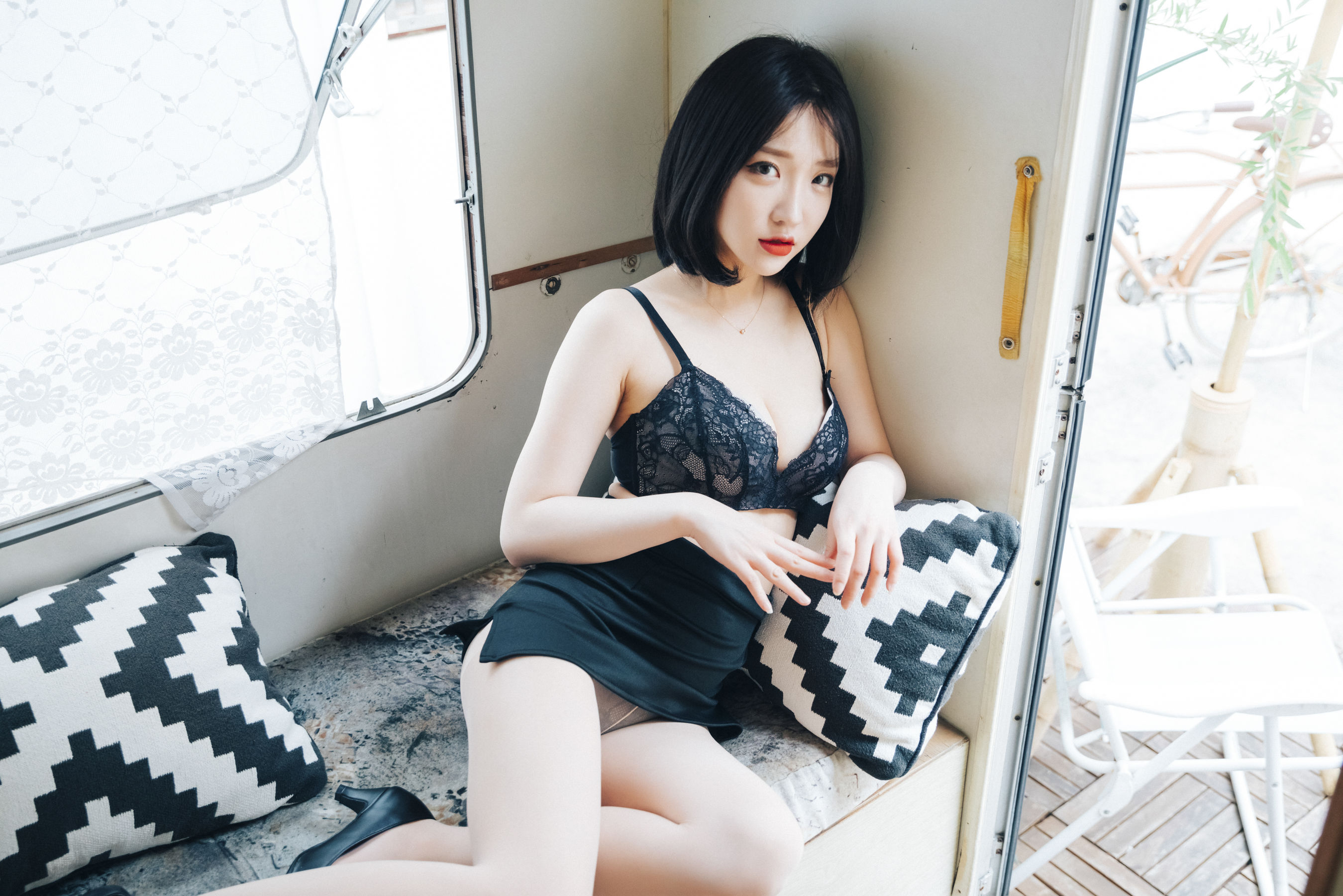 [LOOZY] Yeeun - Officegirl\'s Vacation Vol.2