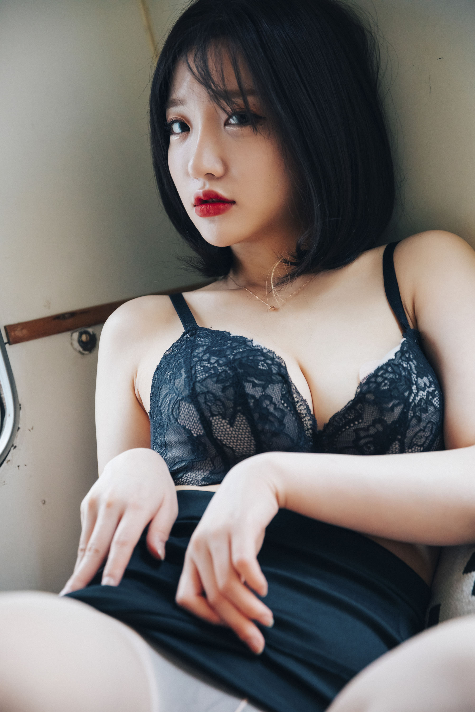 [LOOZY] Yeeun - Officegirl\'s Vacation Vol.2