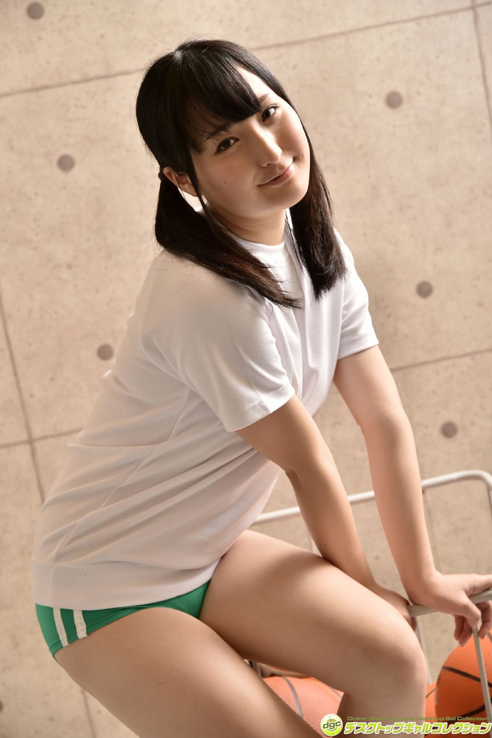 平野聪子《黒髪ロングに透き通る美肌の正統派美少女!》 [DGC] NO.1214