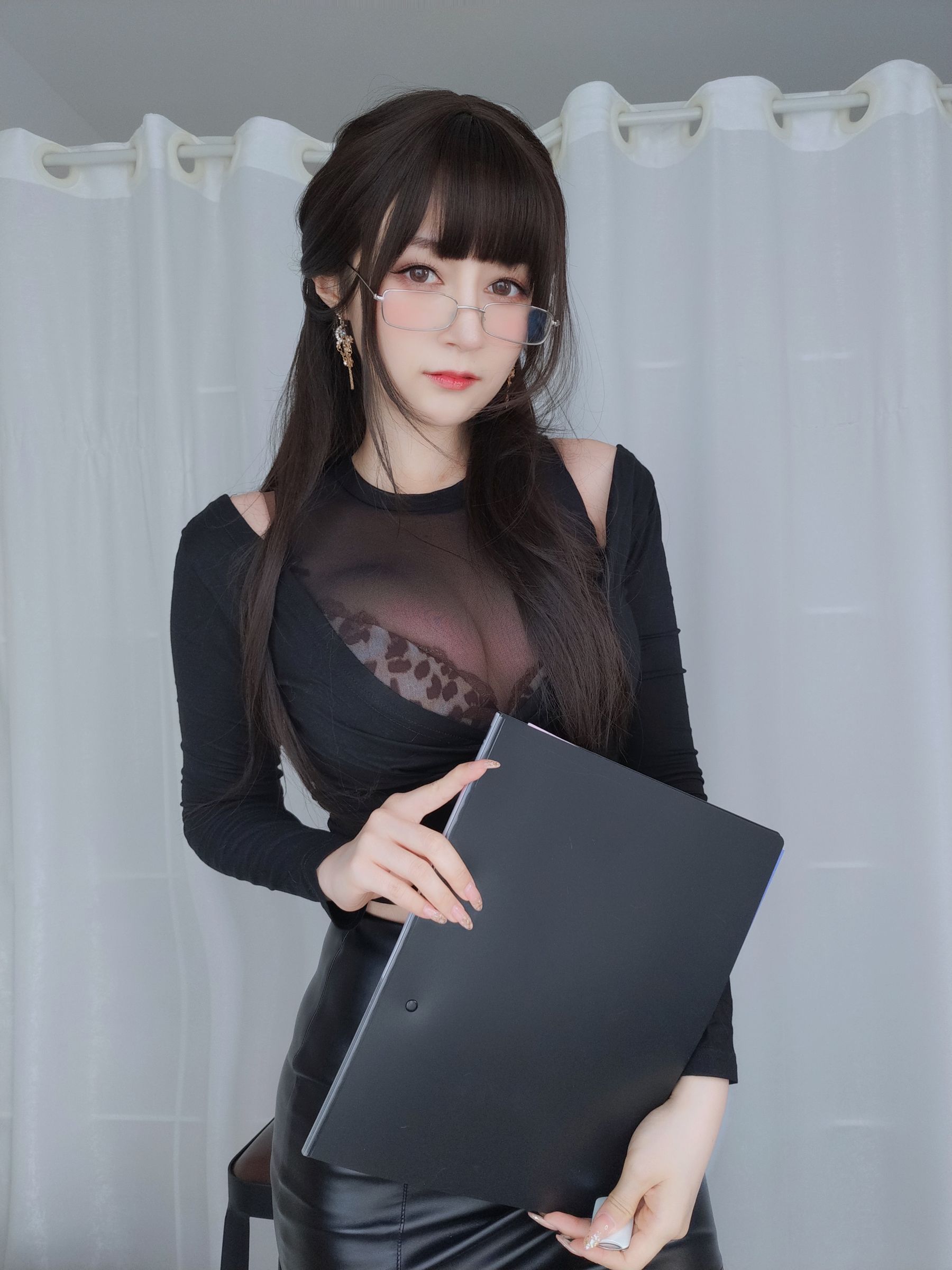 [网红COS] Coser小姐姐白银 - 黒糸女上司の秘密