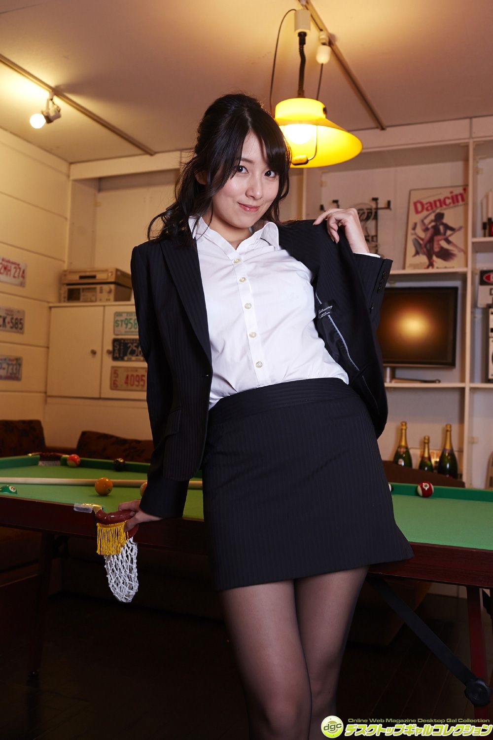 木嶋ゆり《制服が弾けるほどのムチムチボディで魅了！》 [DGC] NO.1244