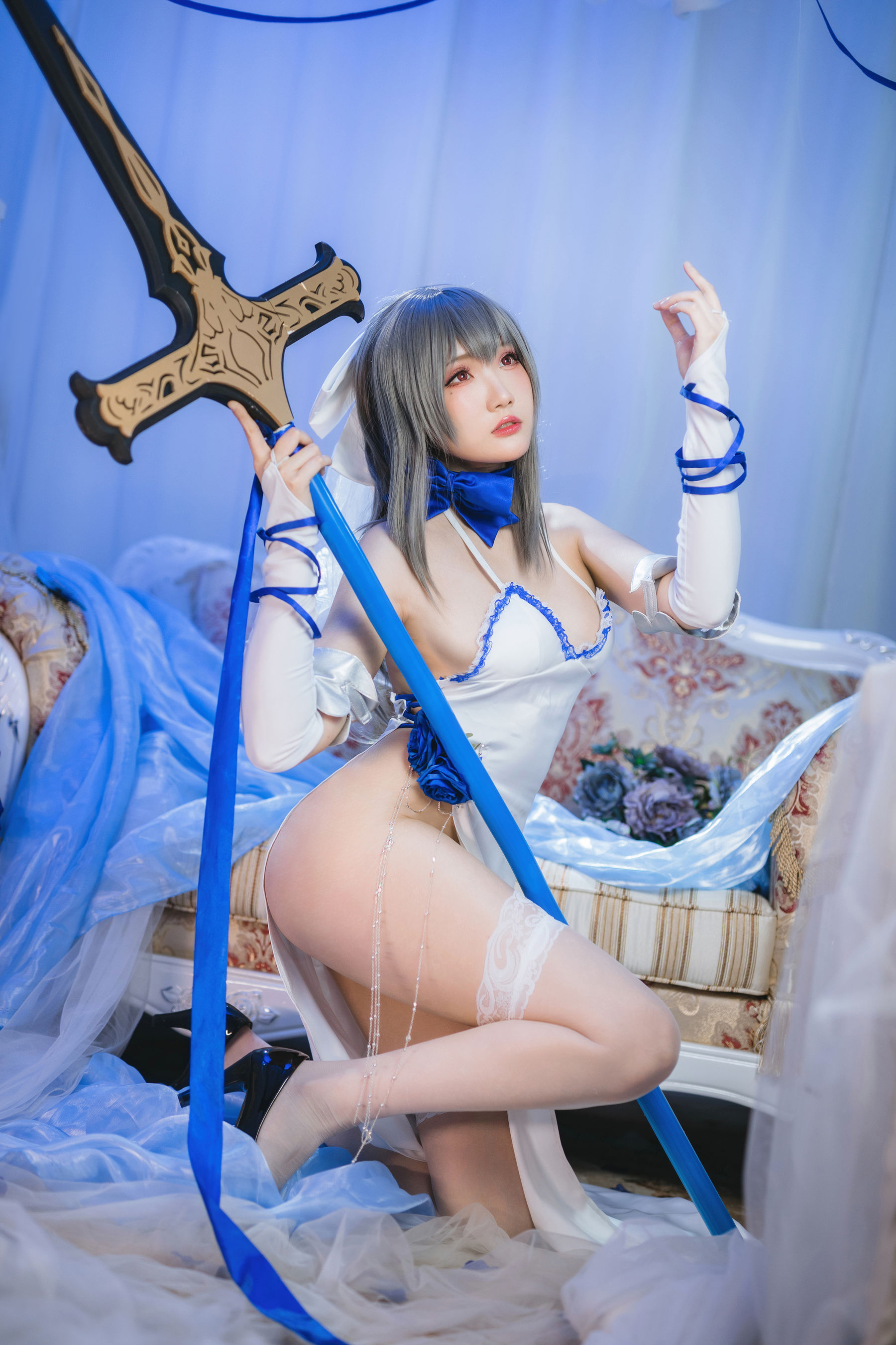 [网红COS] Coser瓜希酱福利 - 路易九世礼服