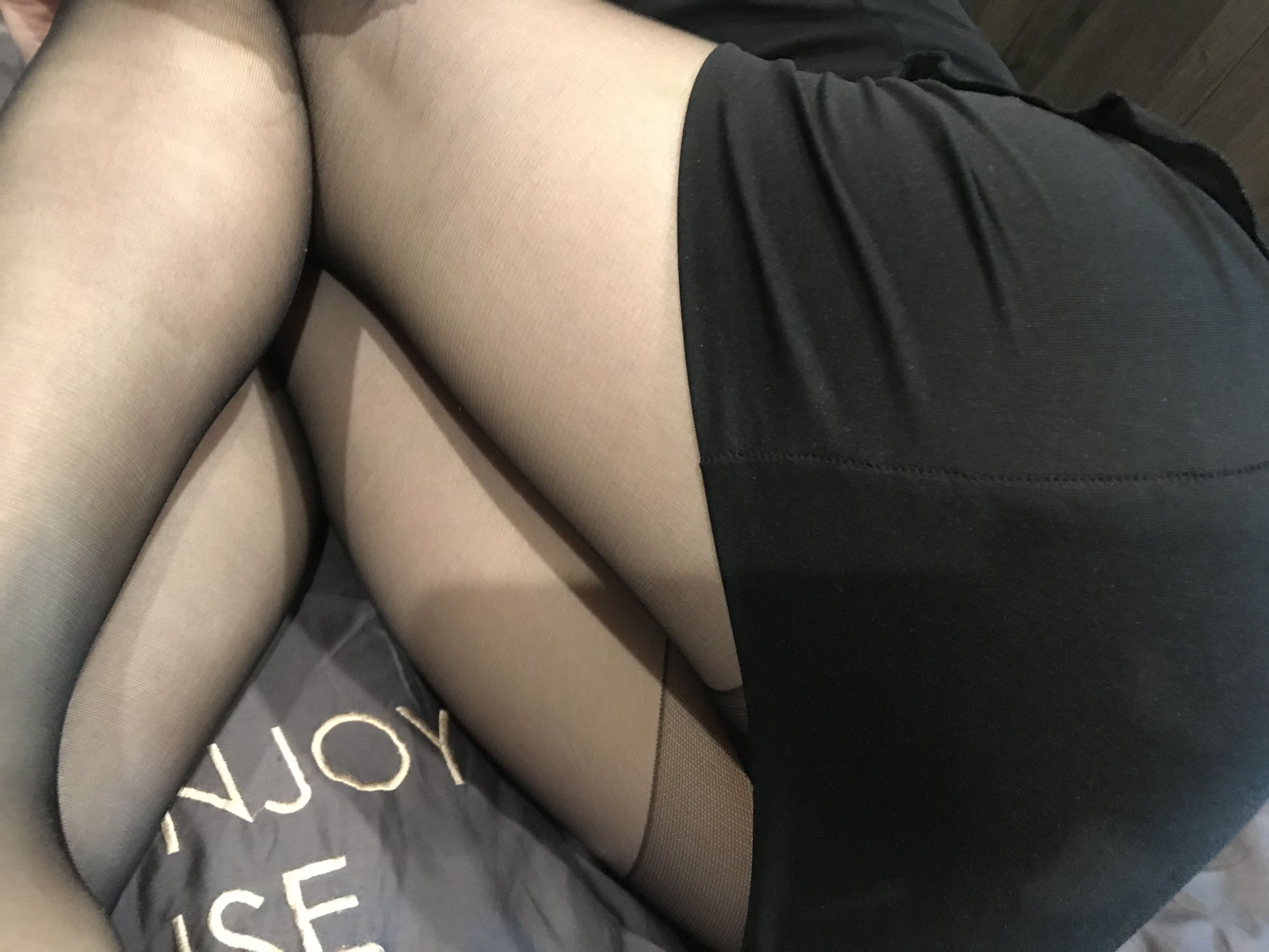丝足博主麋鹿_Monroe 2020.03.02 皮裙肉丝