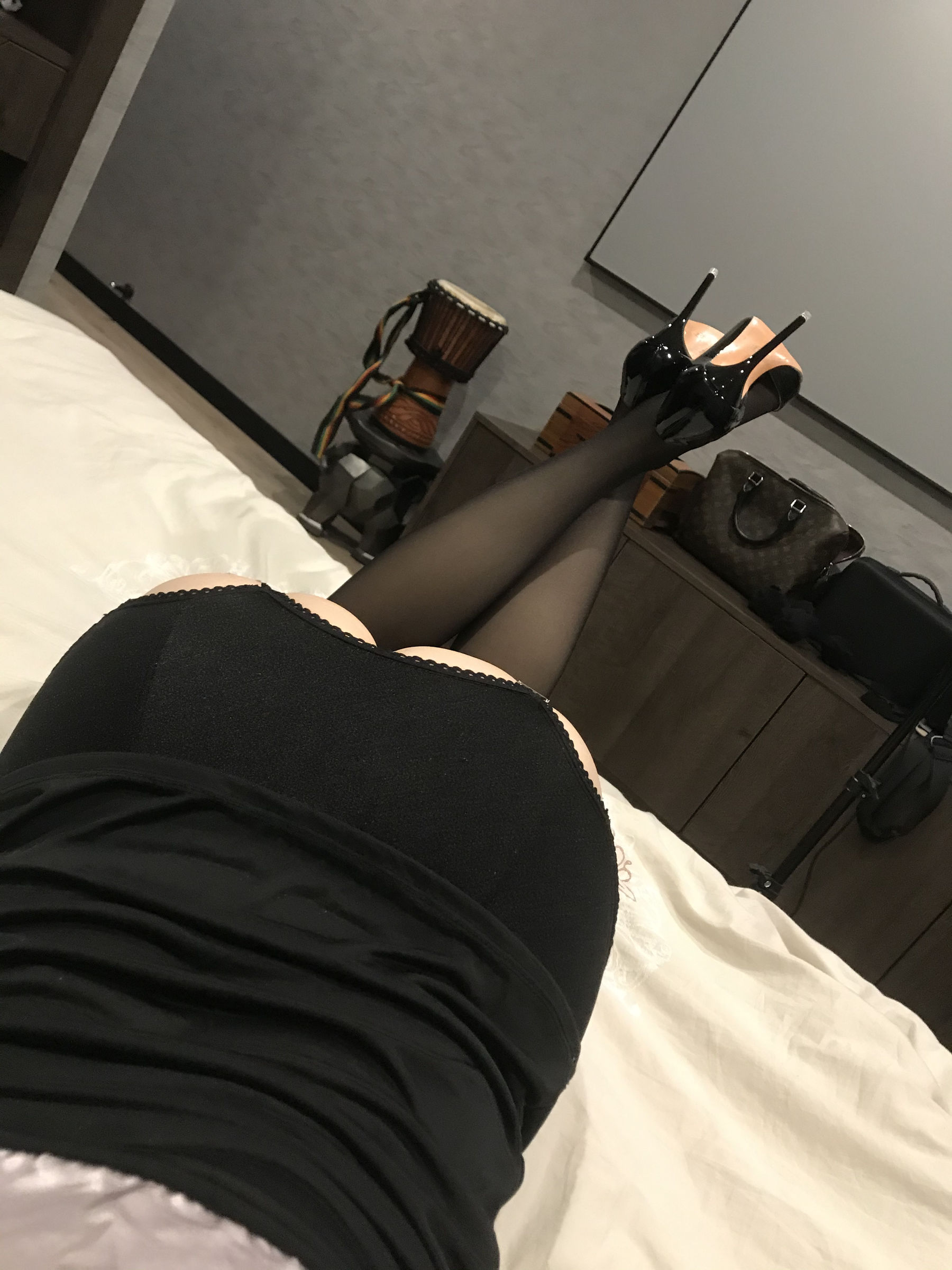 丝足博主麋鹿_Monroe 2020.03.15 睡袍黑丝