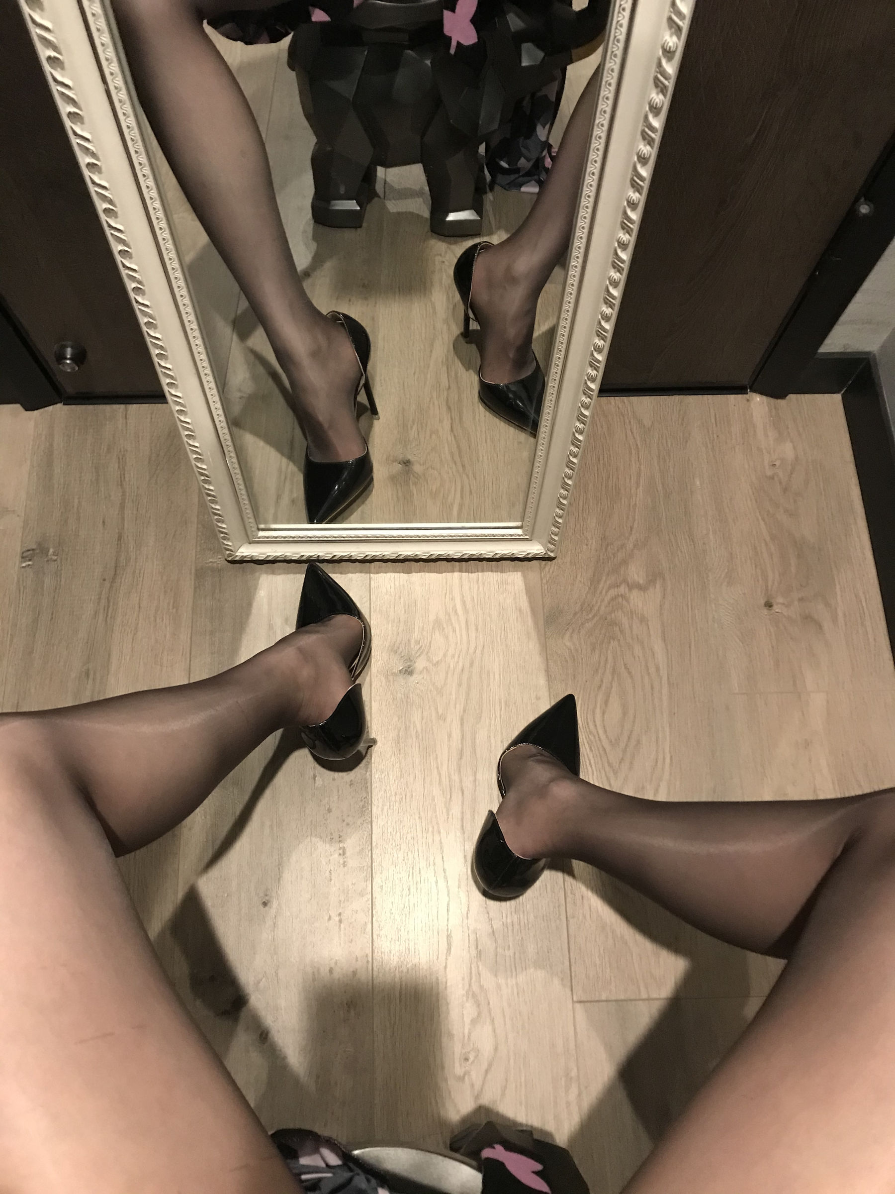 丝足博主麋鹿_Monroe 2020.03.23 包臀黑丝