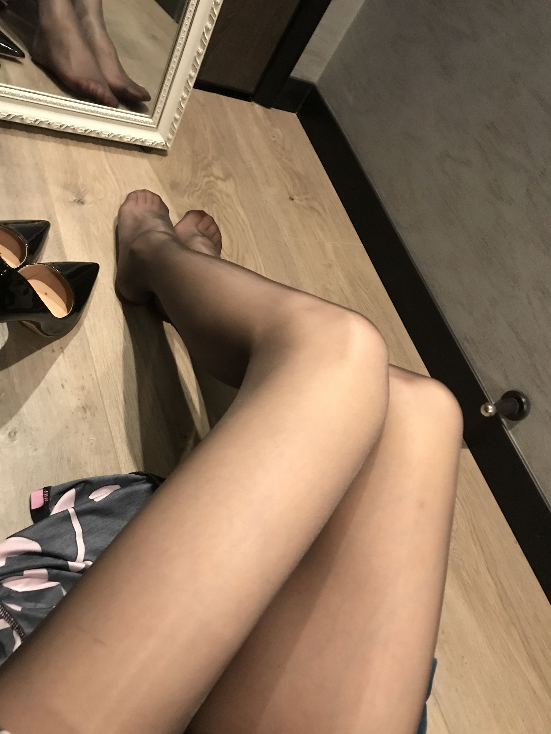 丝足博主麋鹿_Monroe 2020.03.23 包臀黑丝