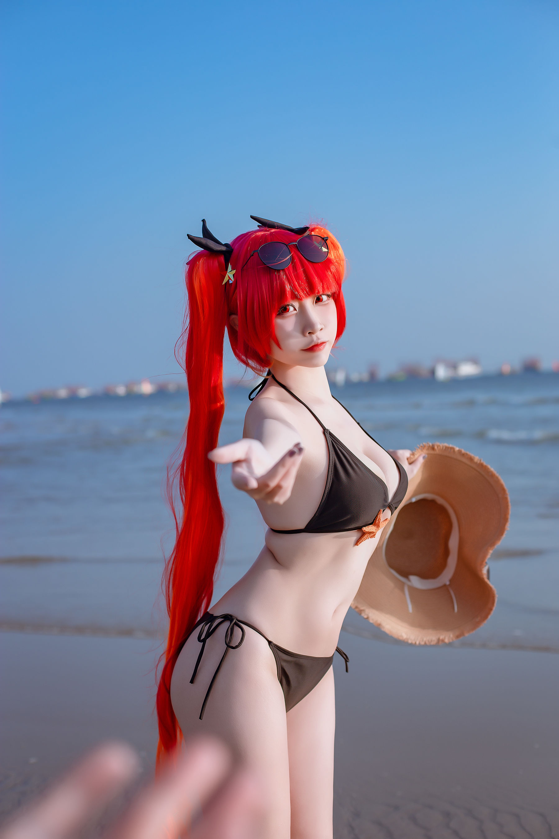 [网红COS] 人气Coser二佐Nisa - 碧蓝 火奴鲁鲁泳装