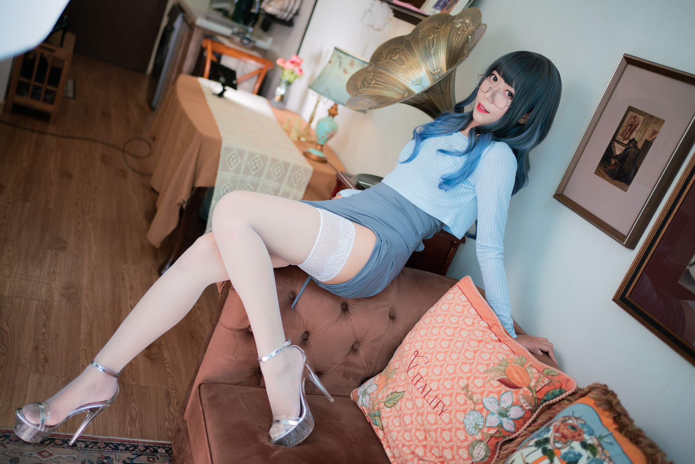 [网红COS] 动漫博主Money冷冷 - 吉他少女