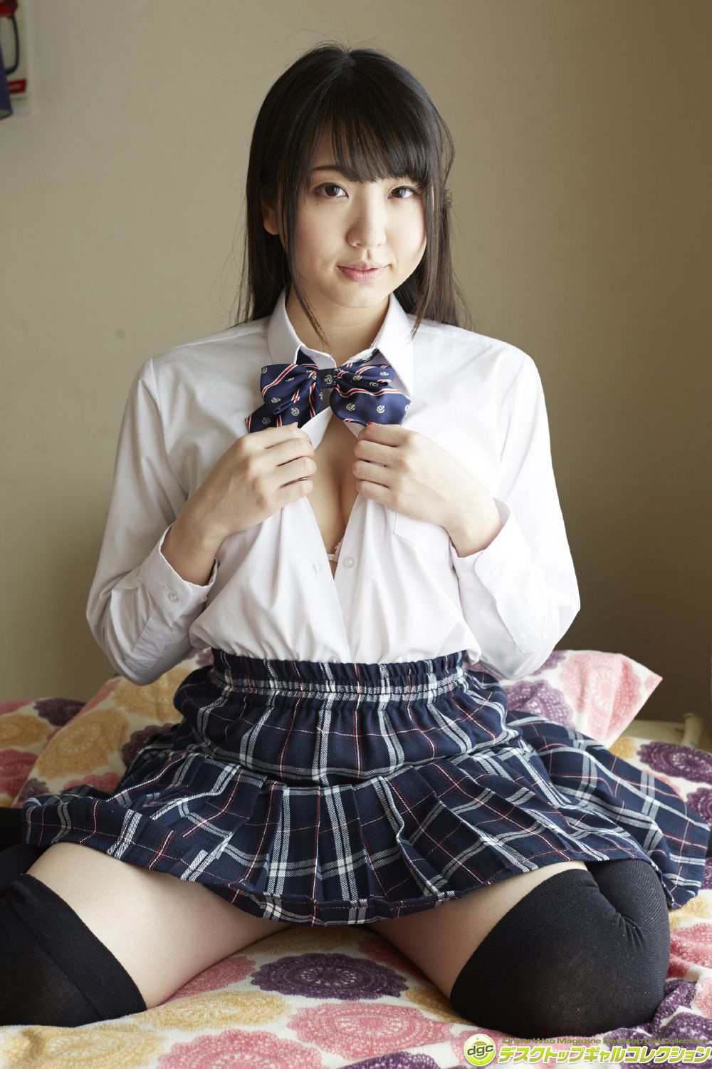 椎名香奈江《88cmのFカップと大きなヒップの豊満娘》 [DGC] NO.1256