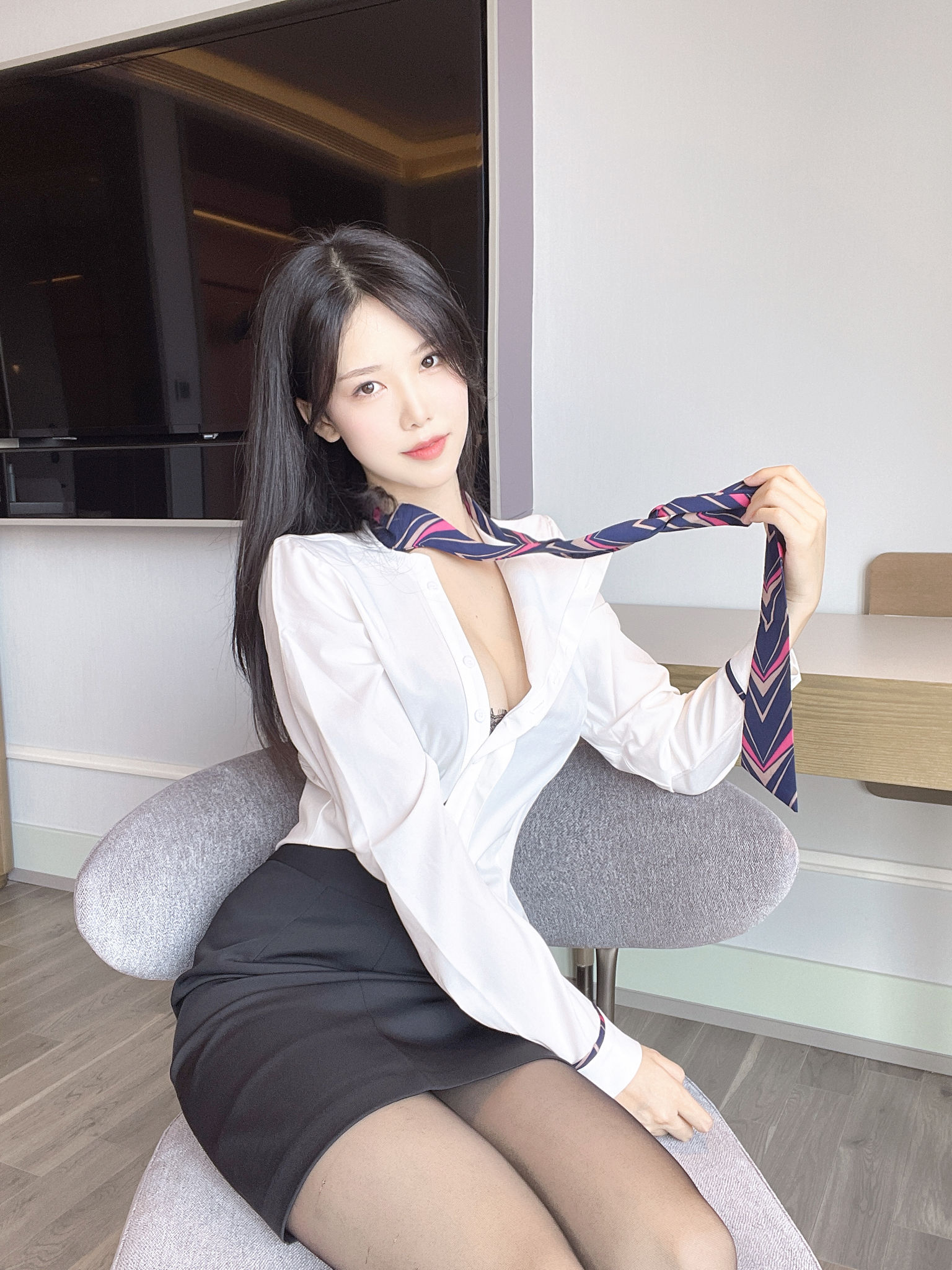 [网红COS] 抖娘-利世图集 - 绳缚空姐
