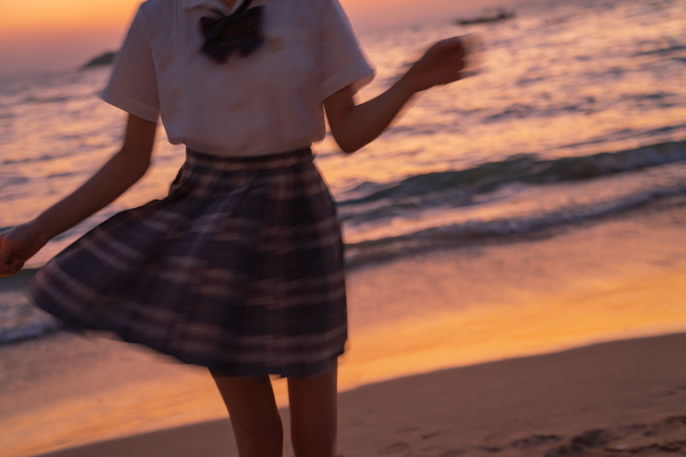 [网红COS] 桜桃喵 - 逐海
