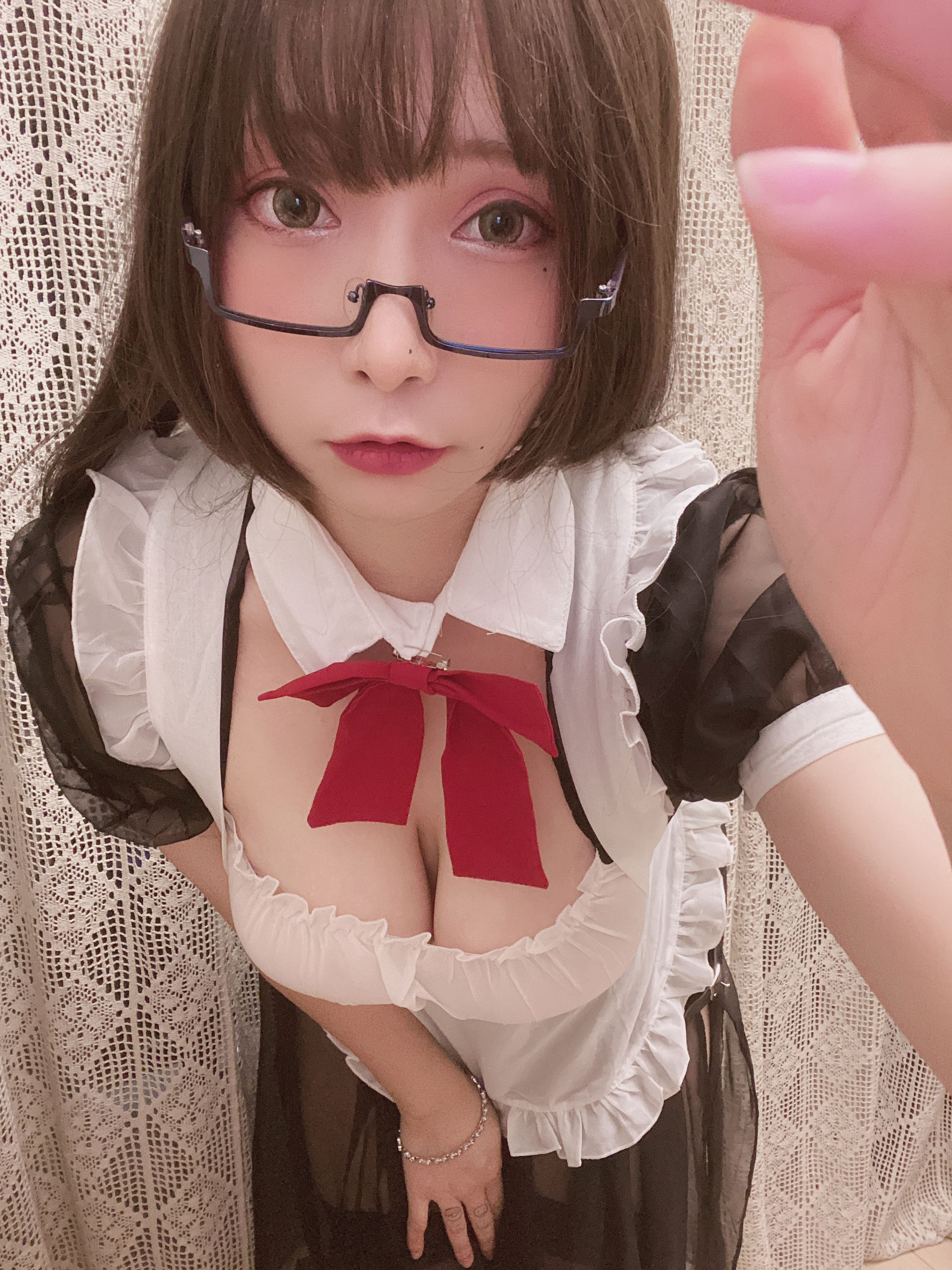 [网红COS] 次屁啦 - 透明女仆桃