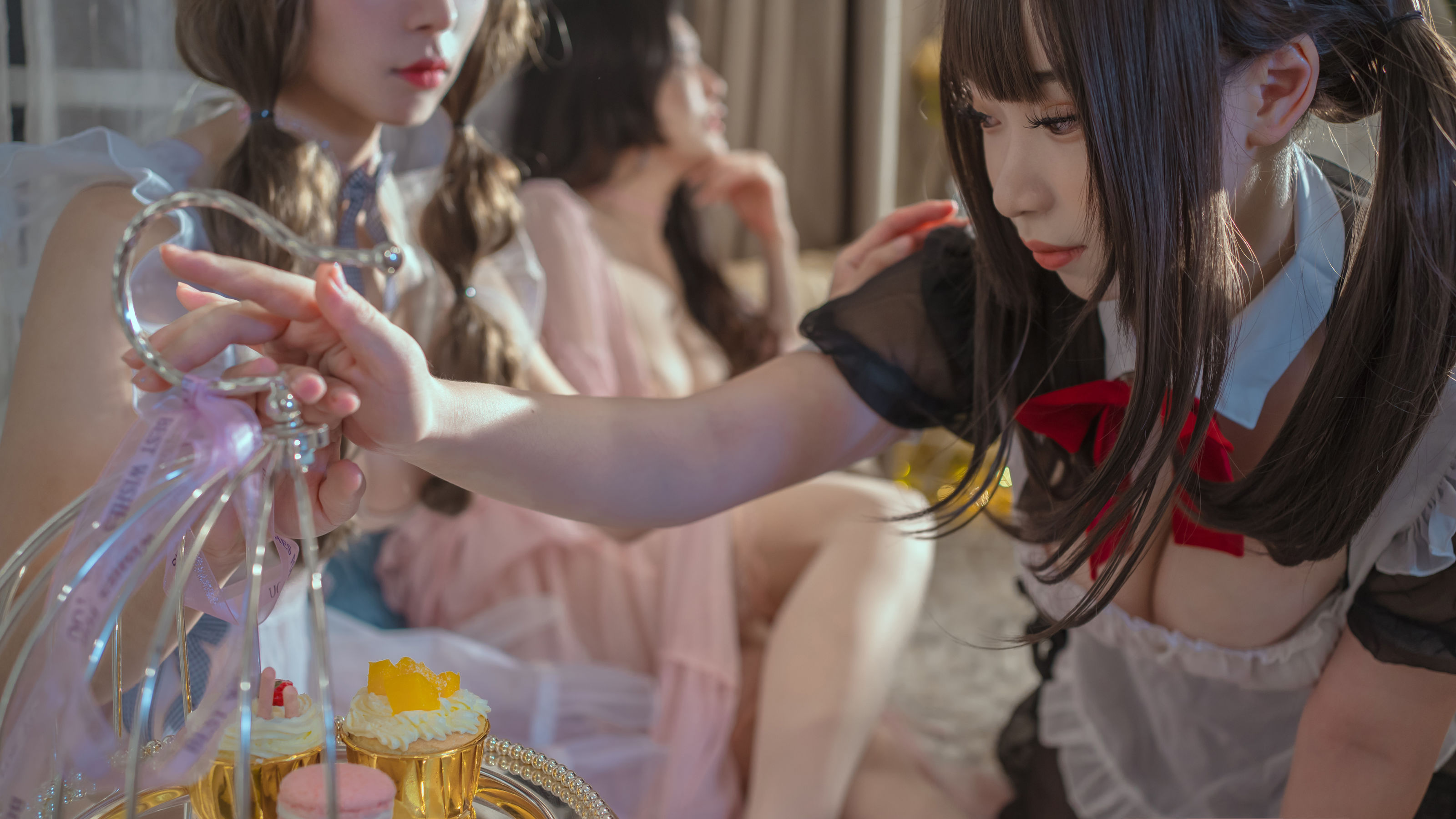 [网红COS] 秋和柯基(夏小秋秋秋) - 下午茶时光