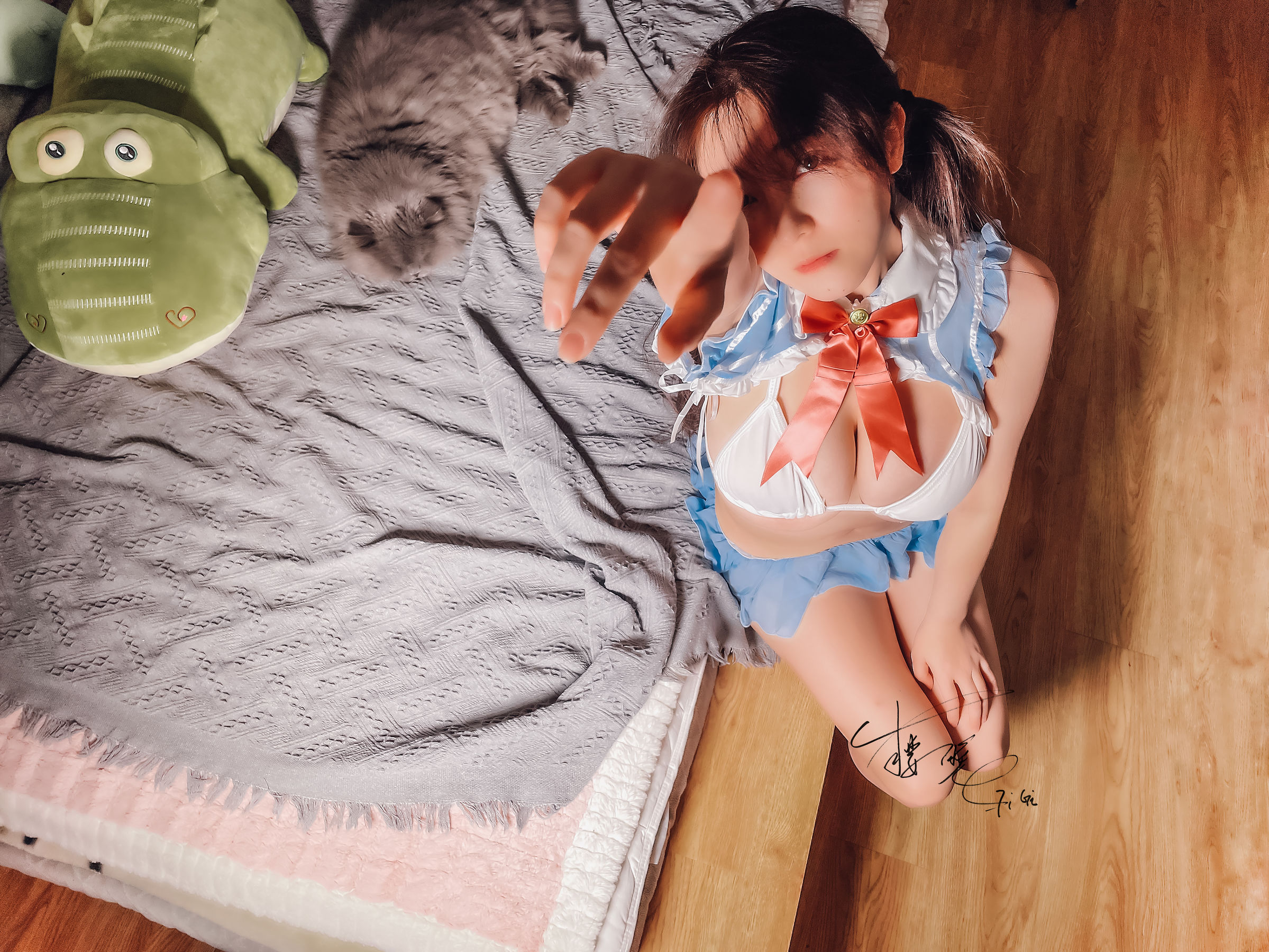 [网红COS] 网络红人樱晚gigi - 蓝色比基尼