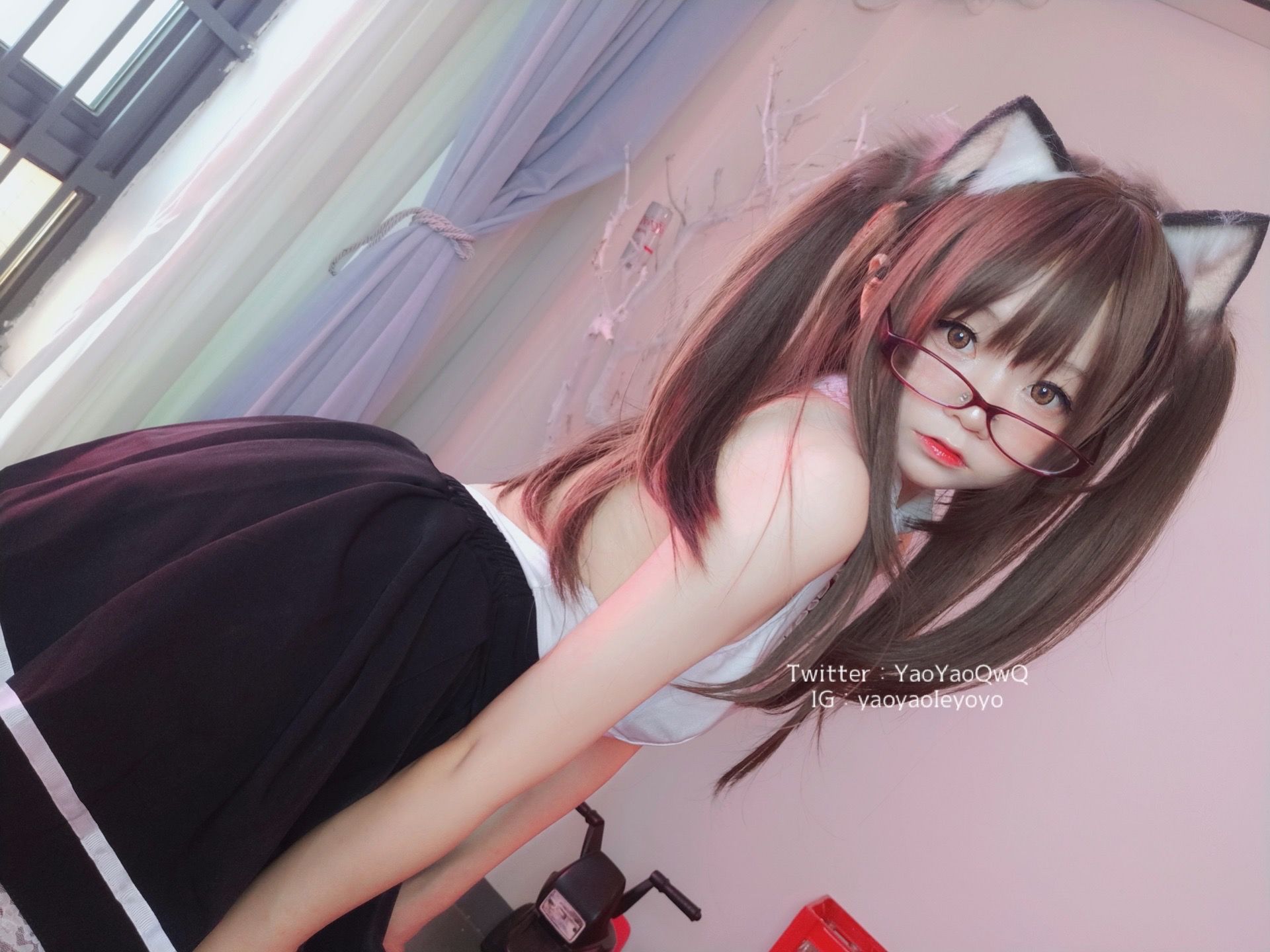 [网红COS] 萌妹子Coser摇摇乐yoyo - 黑色紧身衣