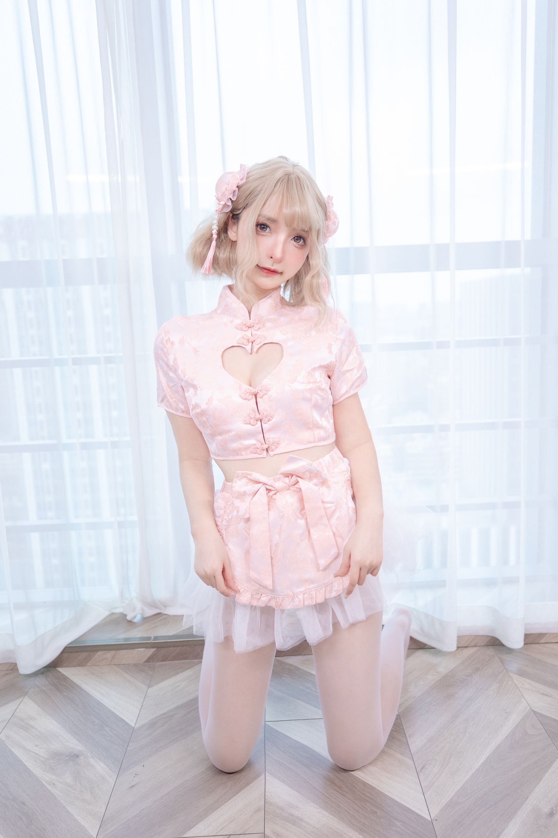 [网红COS] 萝莉神楽板真冬 中华娘