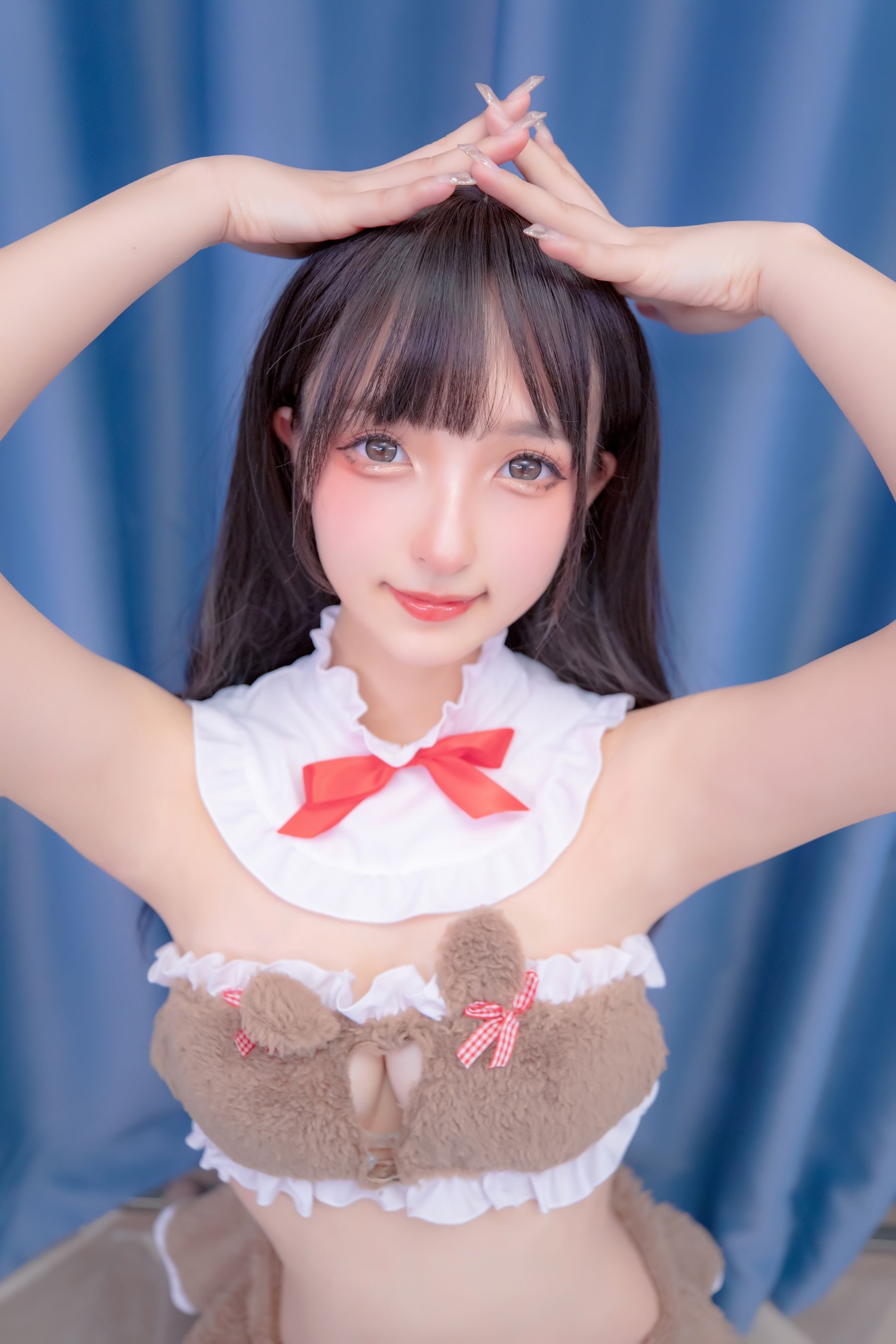 [网红COS] 萝莉神楽板真冬 熊少女