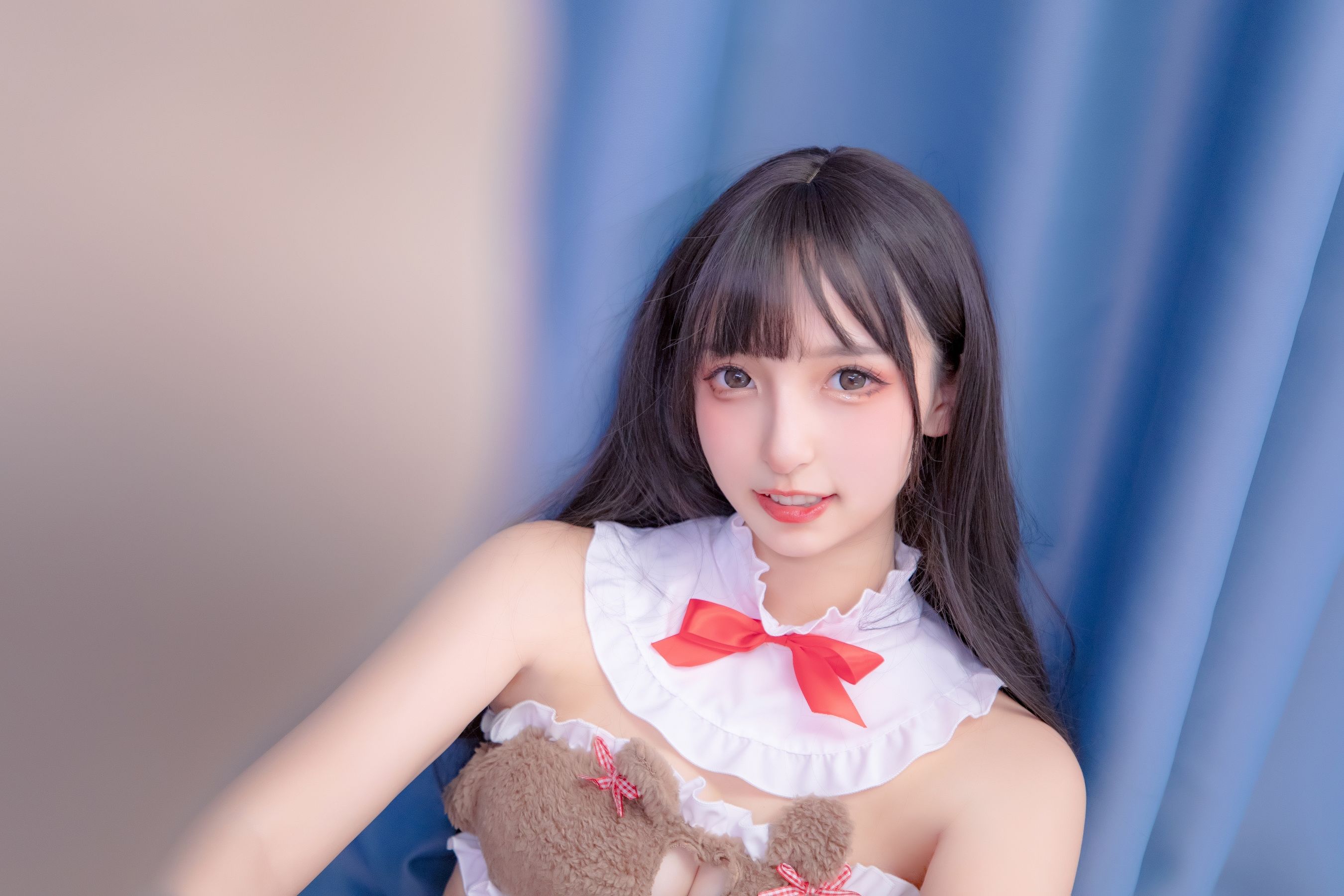 [网红COS] 萝莉神楽板真冬 熊少女