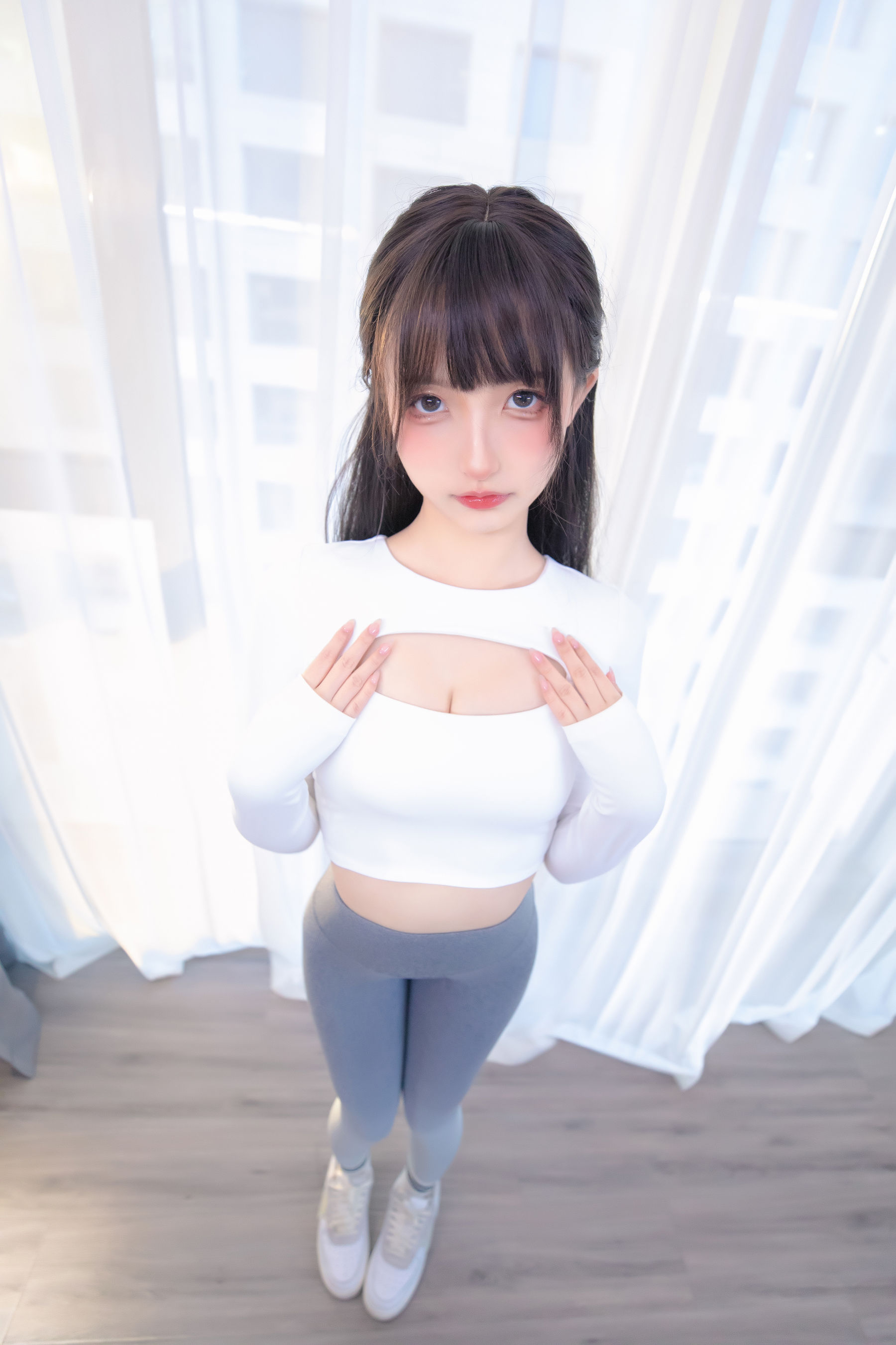 [网红COS] 萝莉神楽板真冬 瑜伽少女