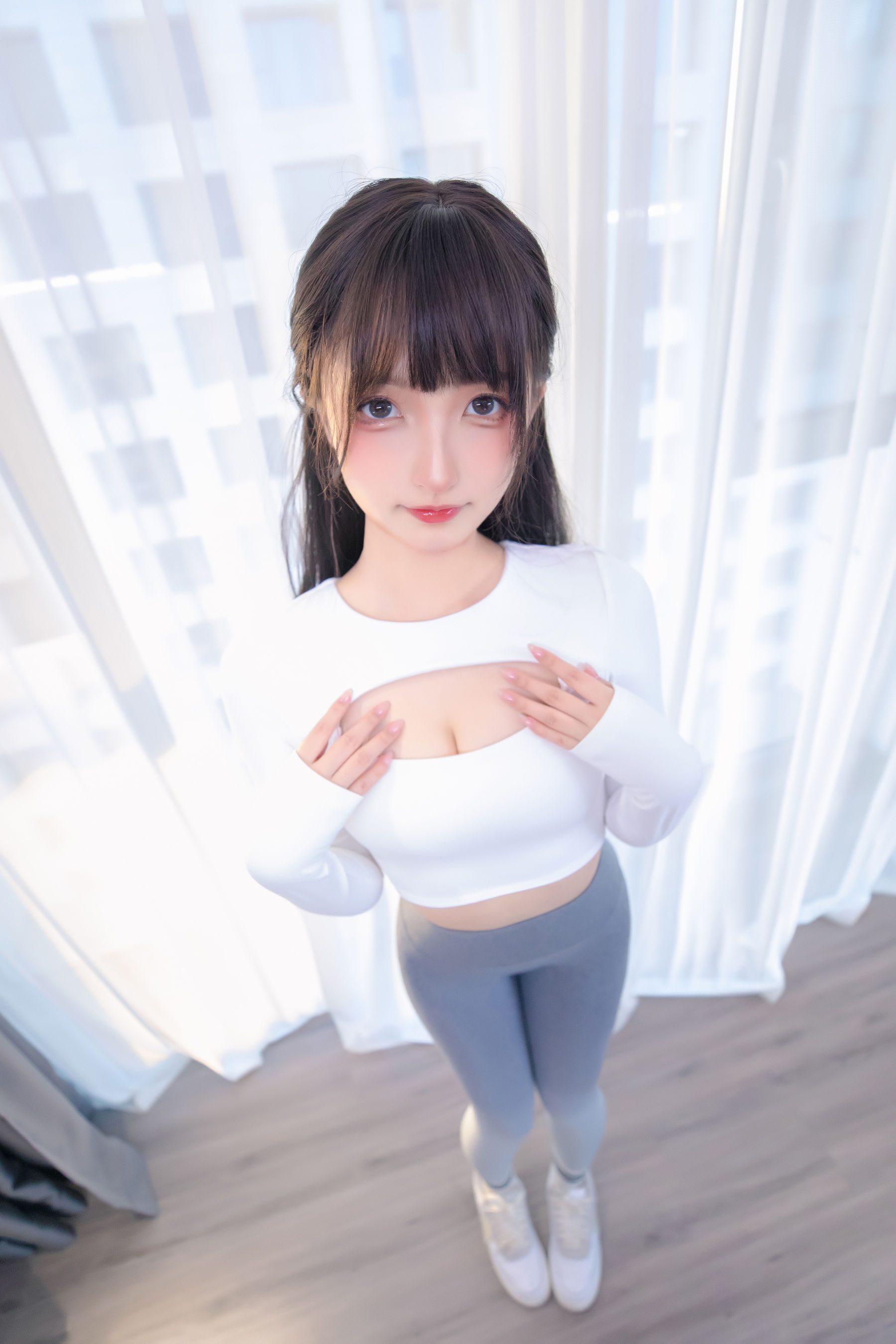 [网红COS] 萝莉神楽板真冬 瑜伽少女