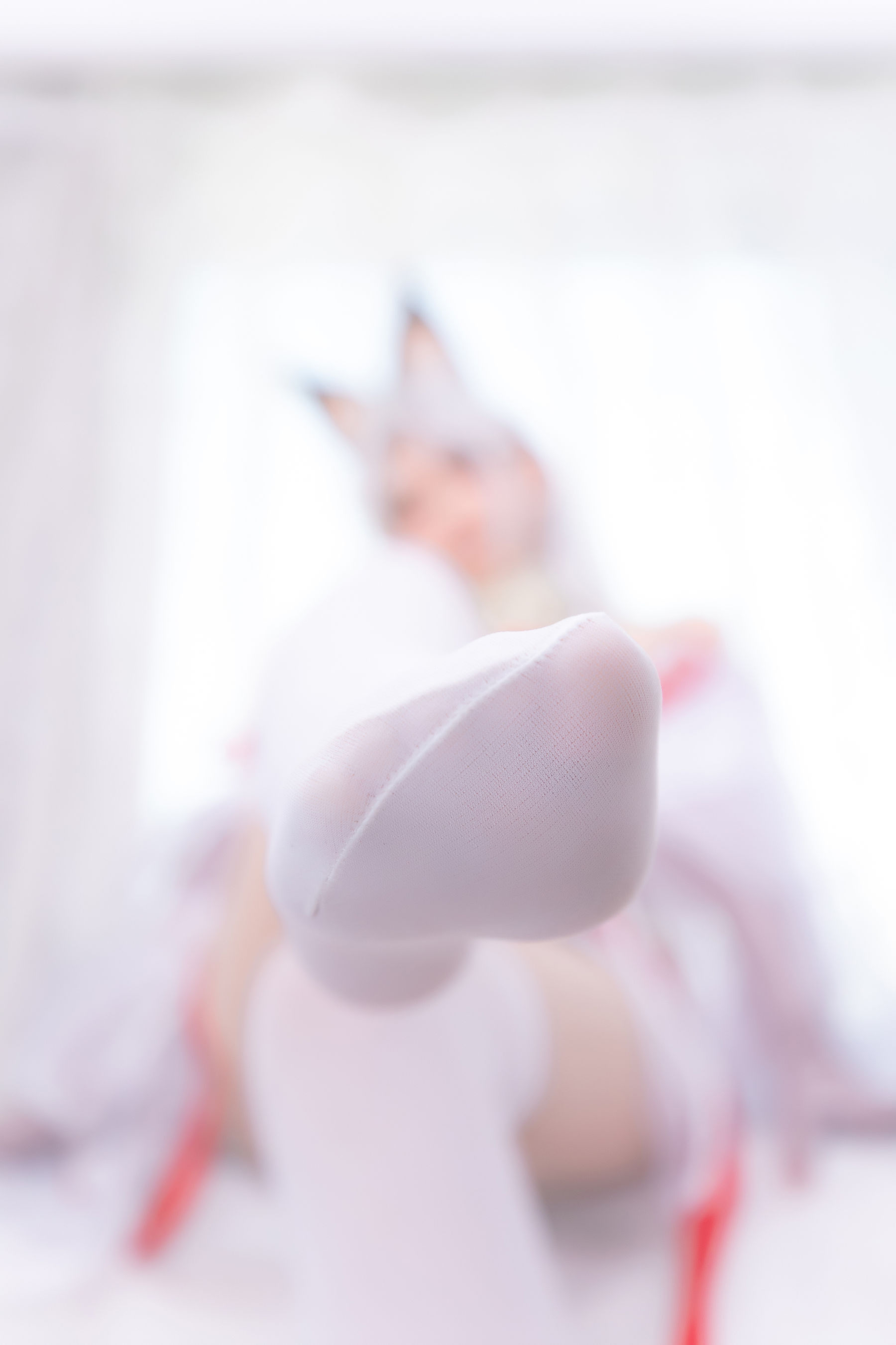 [网红COS] 萝莉神楽板真冬 白丝胡桃