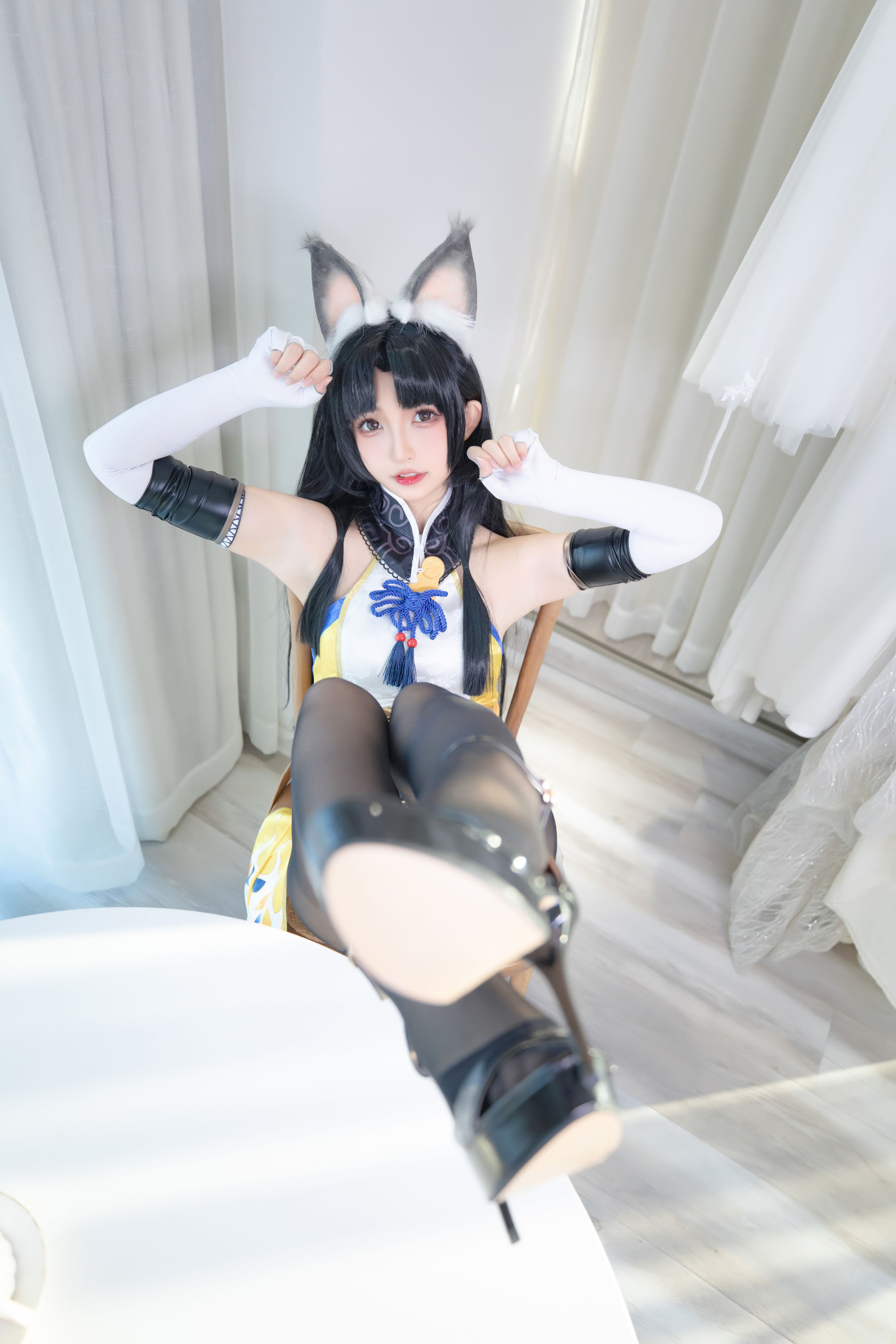 [网红COS] 萝莉神楽板真冬 黑丝胡桃