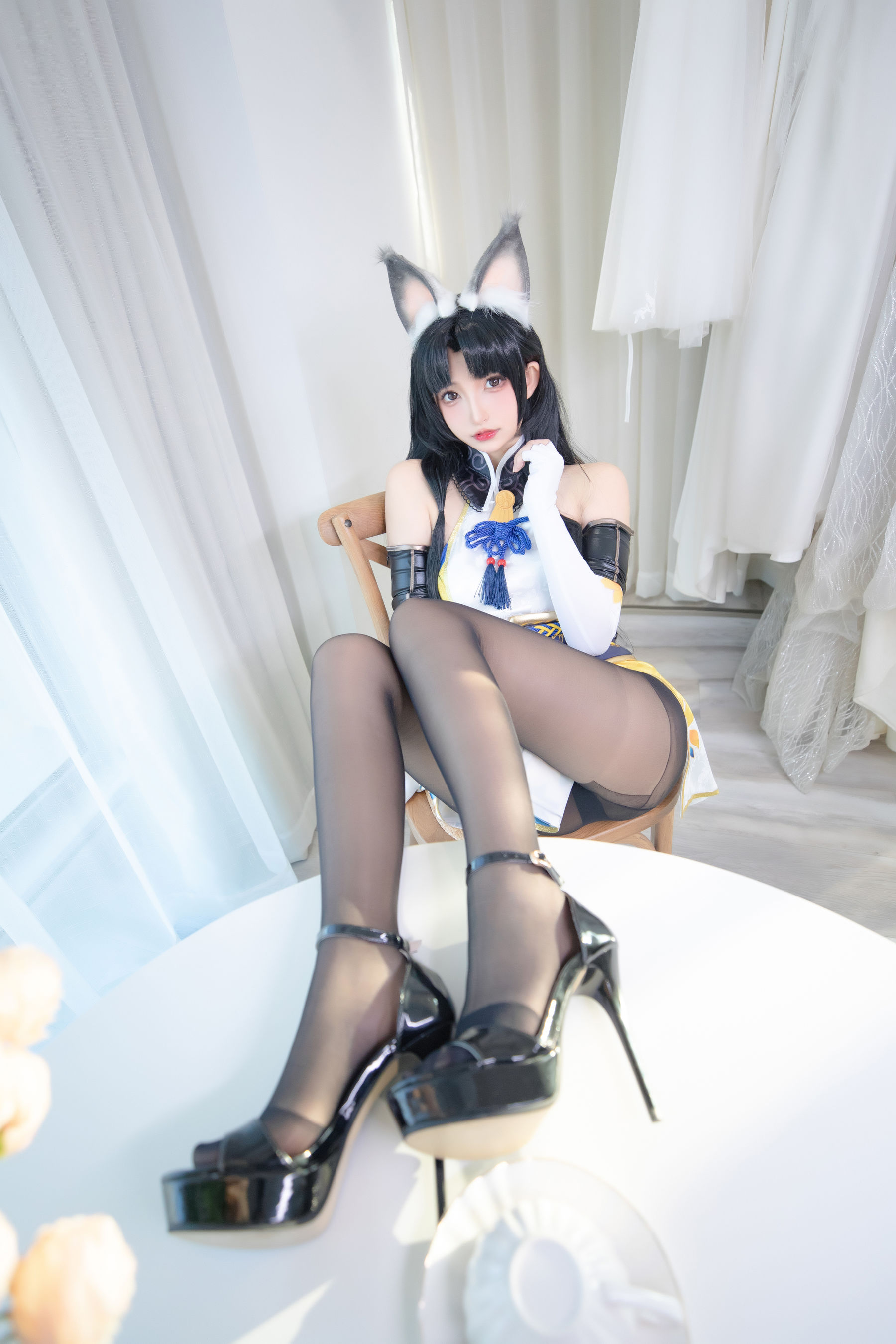 [网红COS] 萝莉神楽板真冬 黑丝胡桃