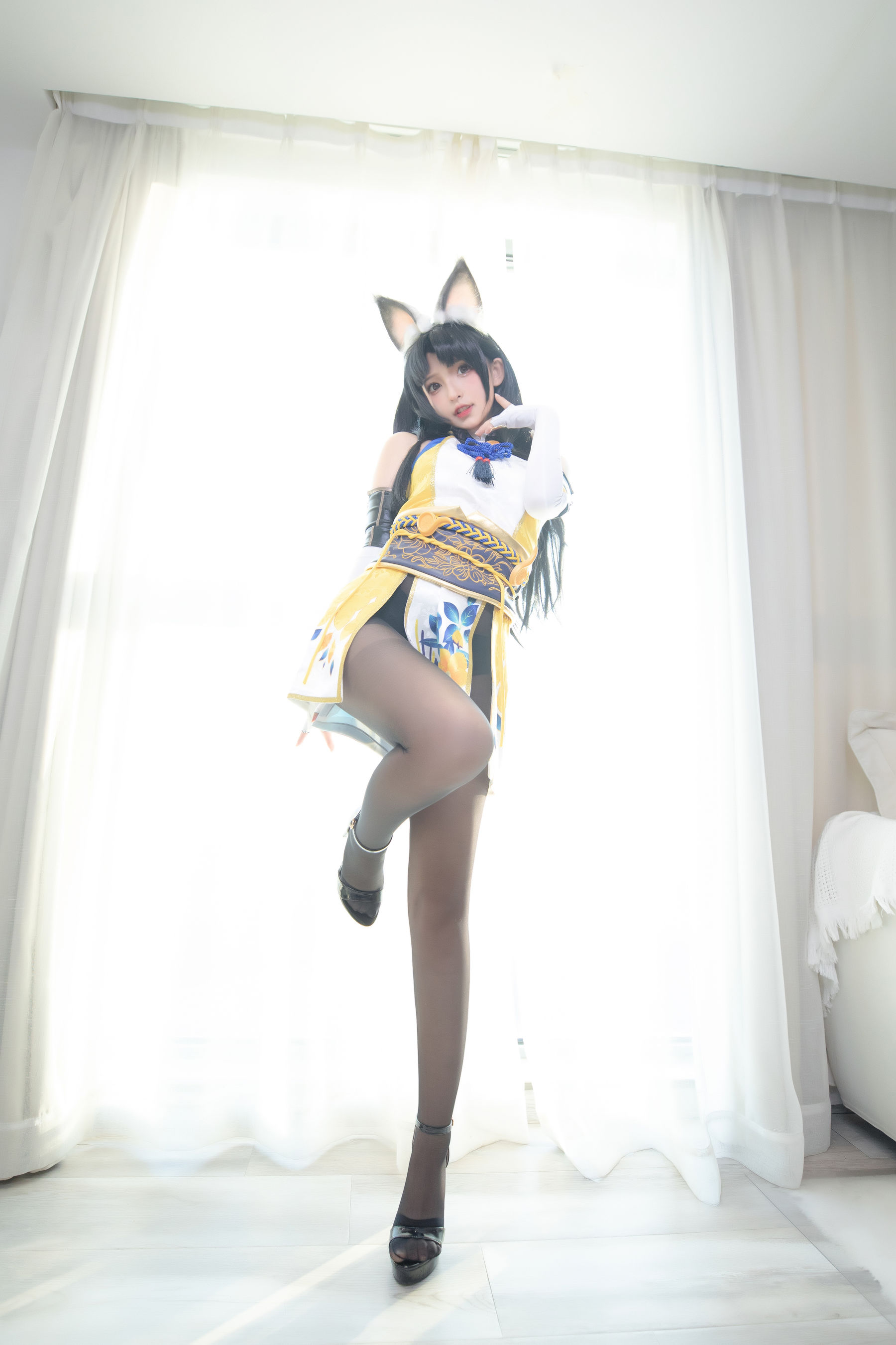 [网红COS] 萝莉神楽板真冬 黑丝胡桃
