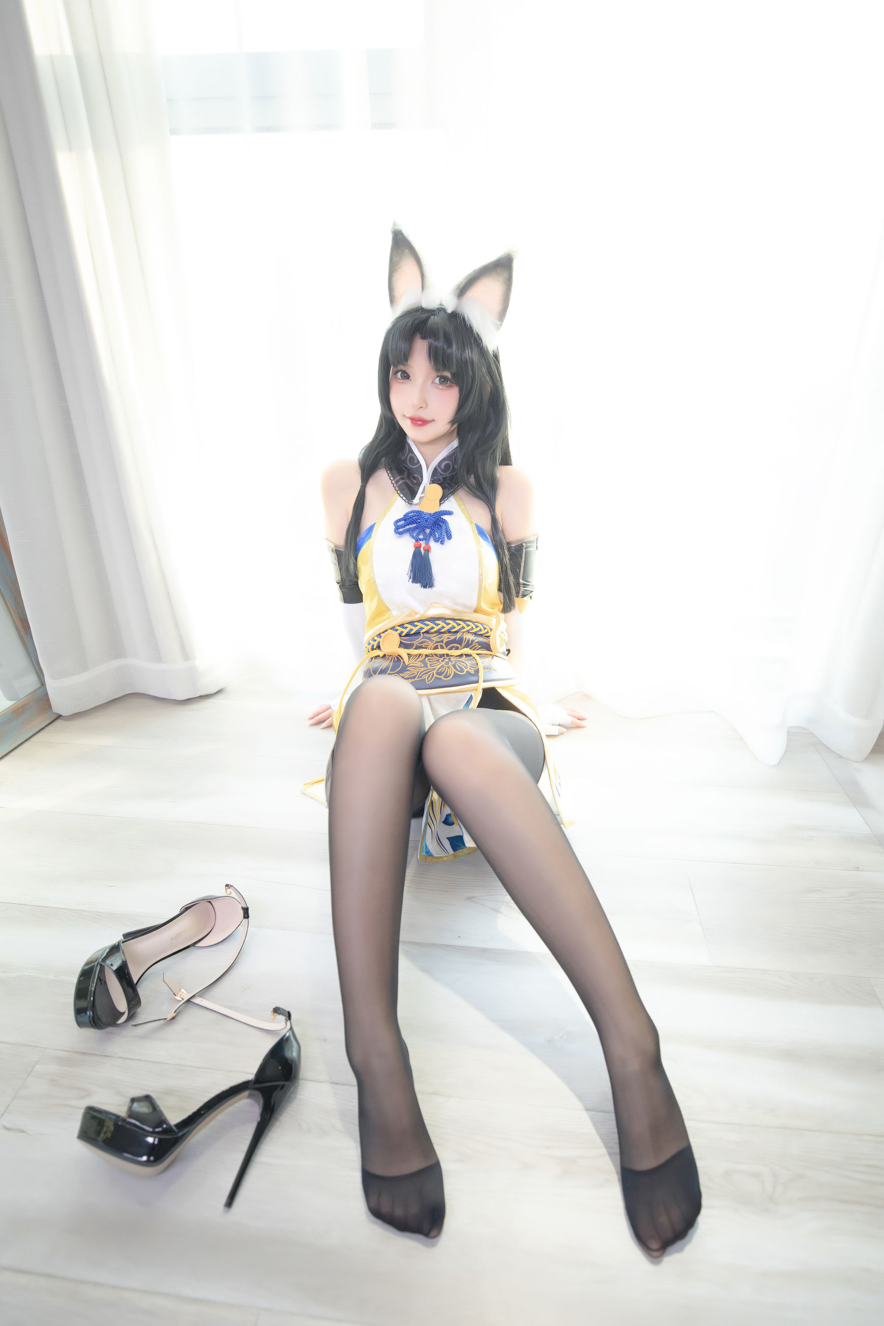 [网红COS] 萝莉神楽板真冬 黑丝胡桃