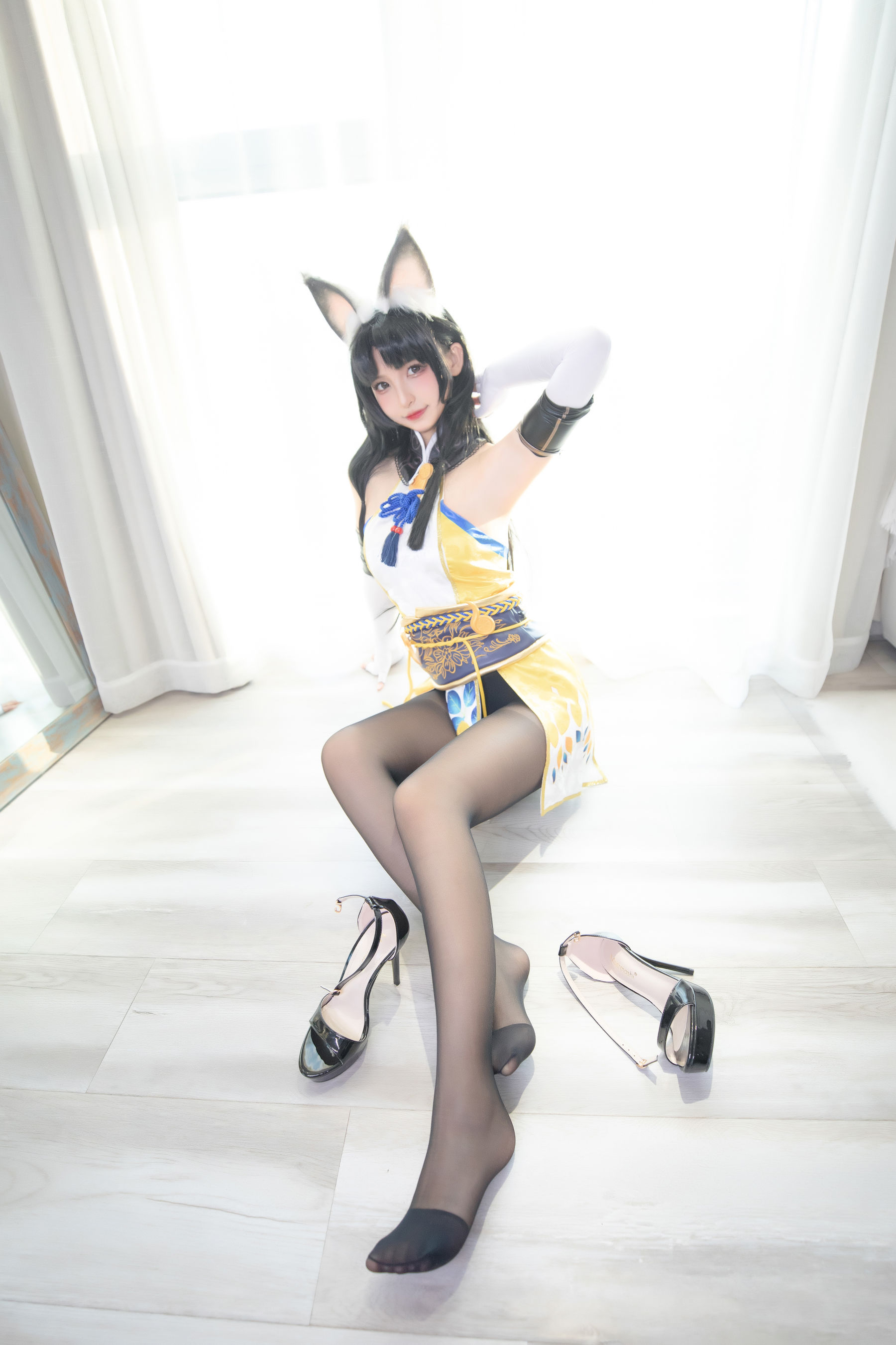 [网红COS] 萝莉神楽板真冬 黑丝胡桃