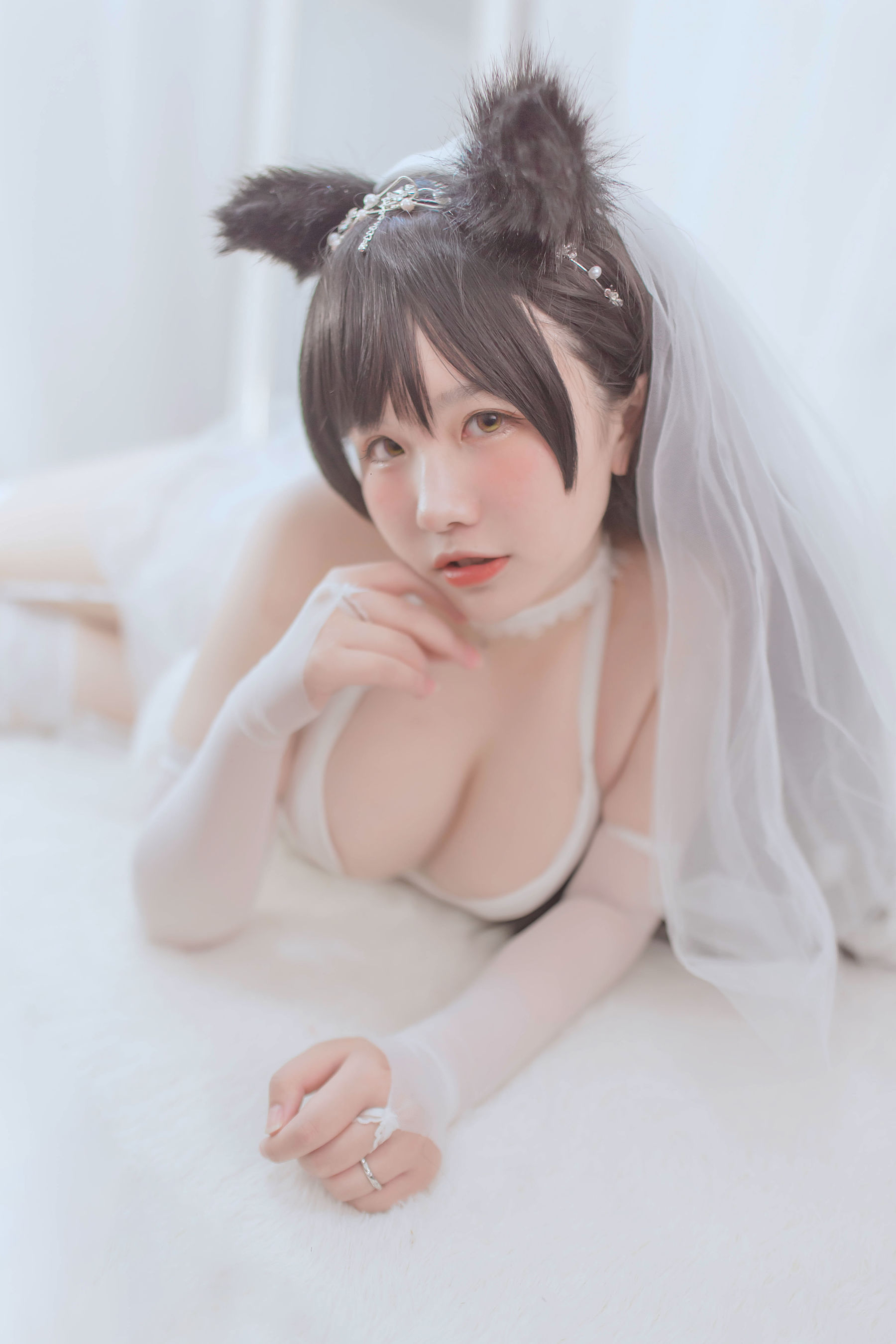 [网红COS] 阿半今天很开心 - 爱宕婚纱