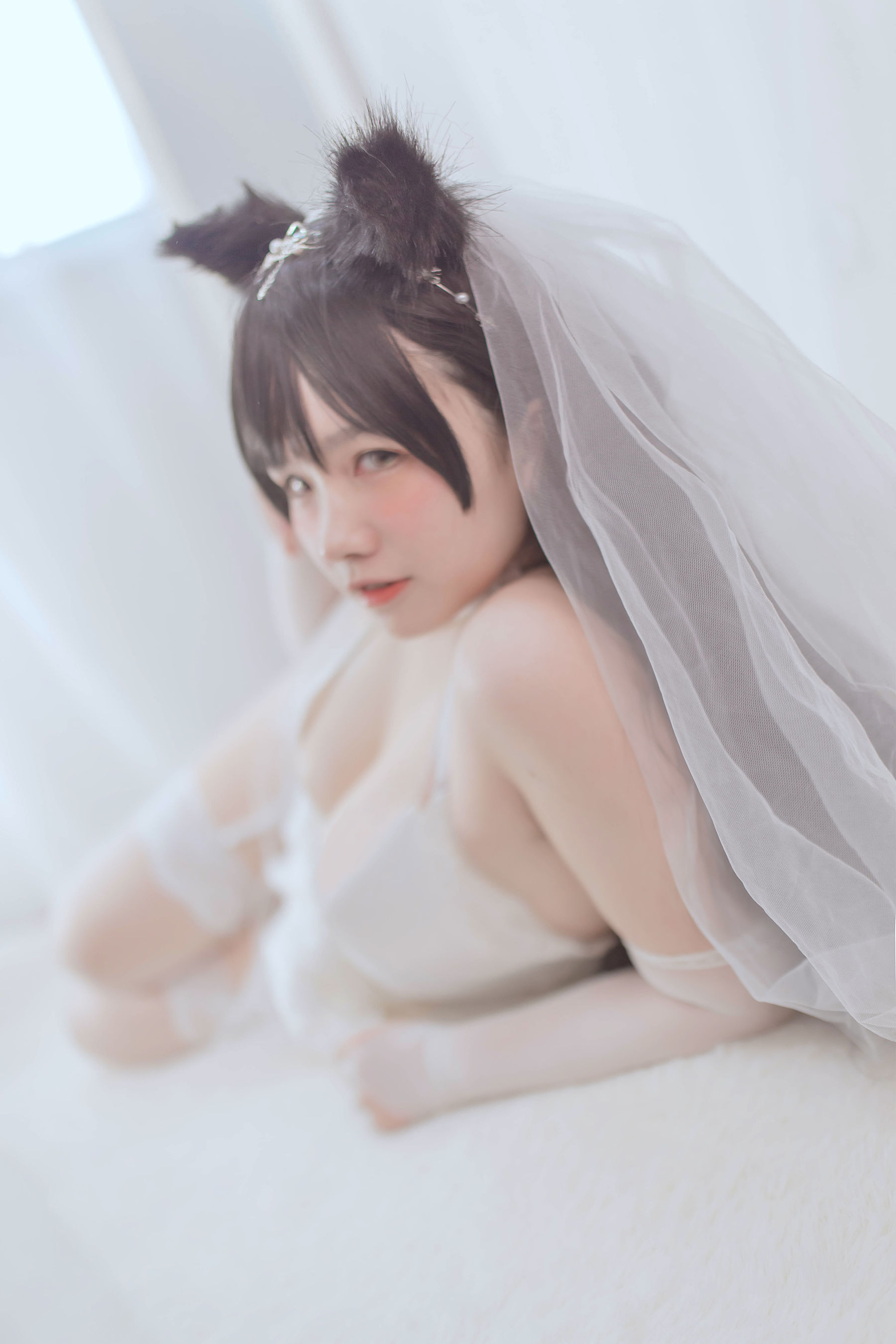 [网红COS] 阿半今天很开心 - 爱宕婚纱
